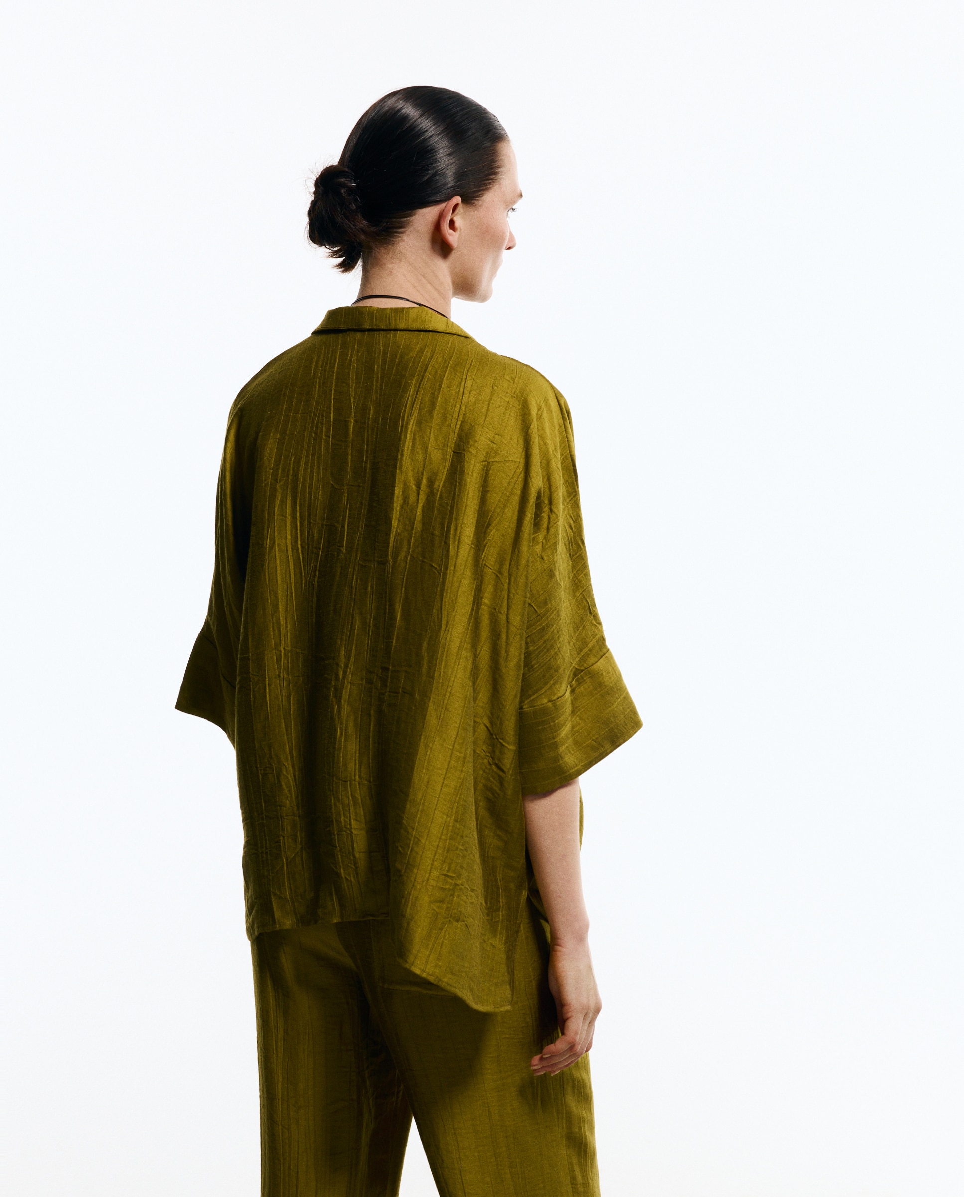Blusa com Bolsos Verde-4
