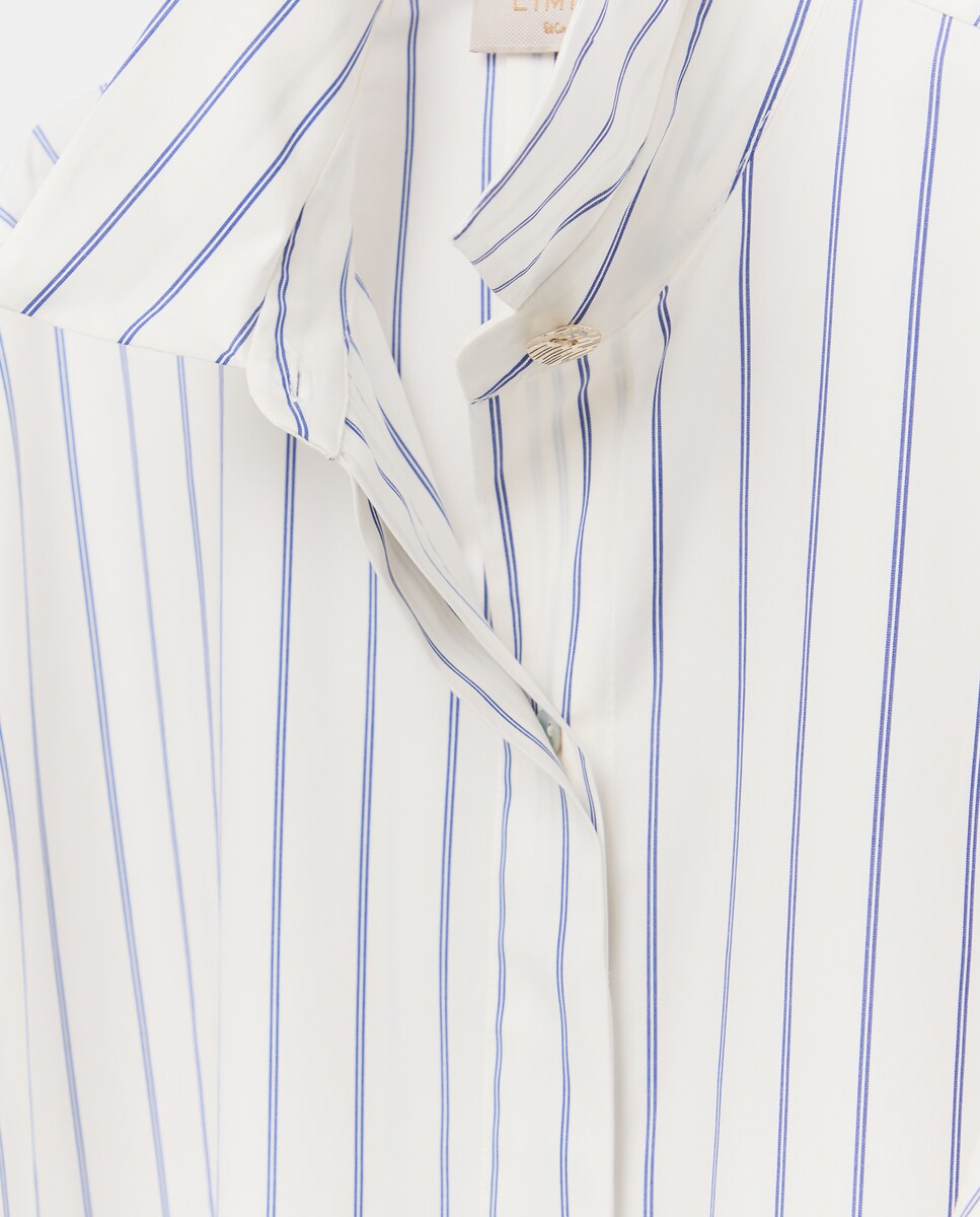 Camisa de Popelina com Botão Dourado Azul-7