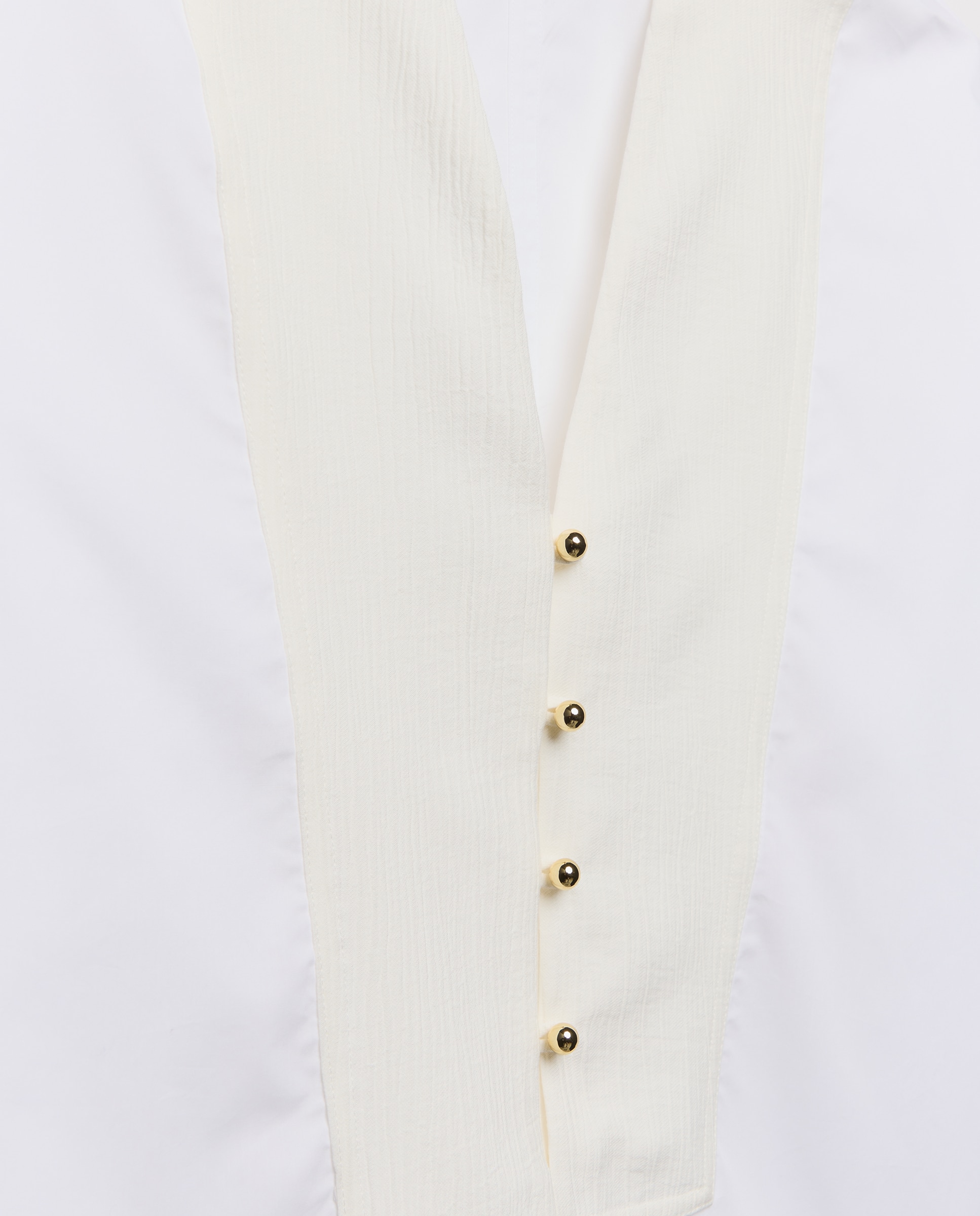 Blusa com Decote em Bico e Peitilho Branco-6