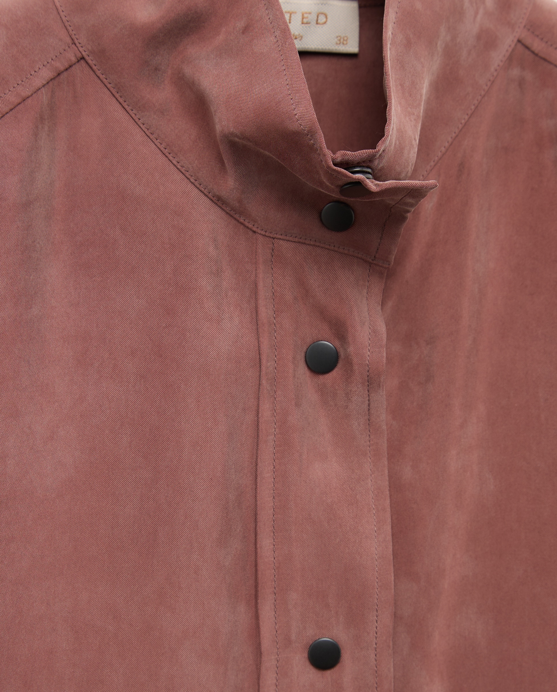 Blusa de Gola Alta Confecionada em Cupro Castanho-6