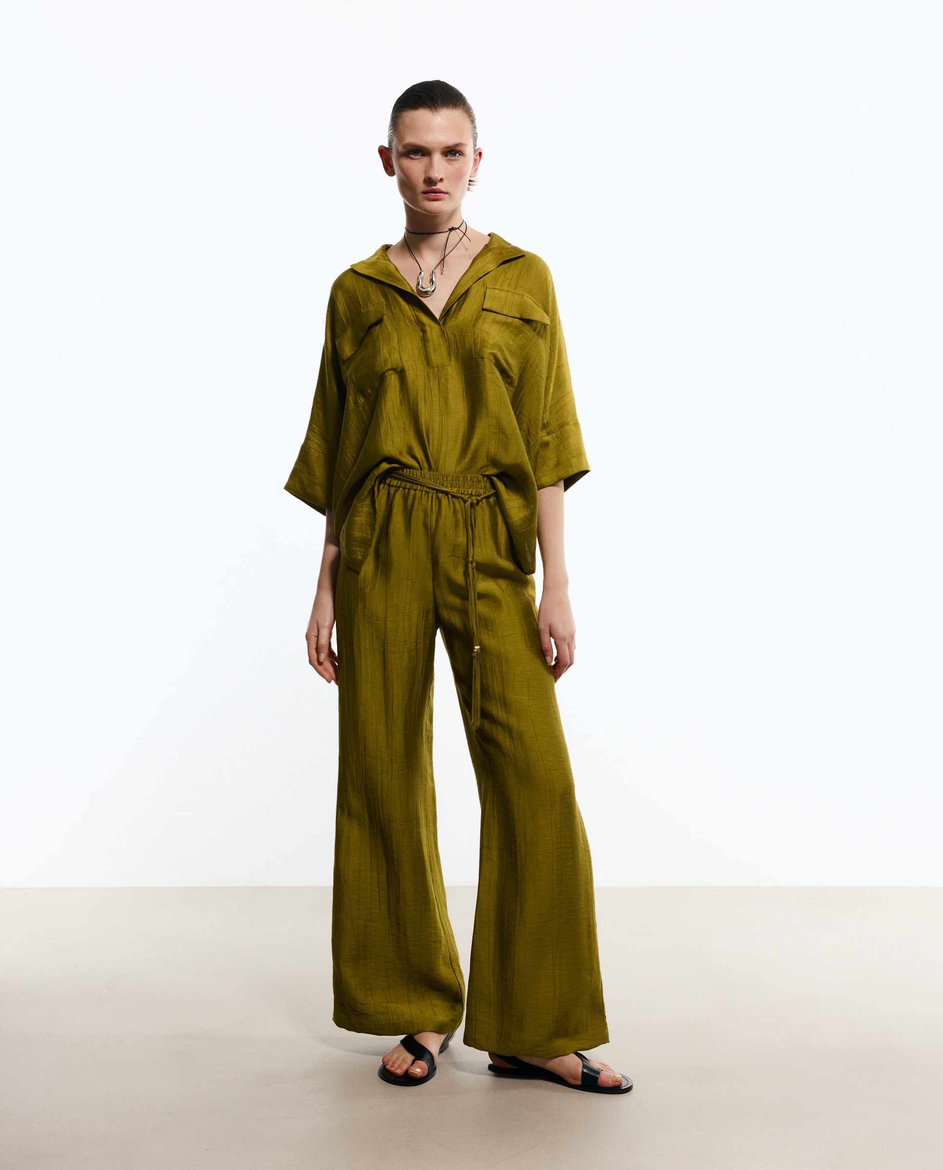 Imagem 0 de Calças Largas