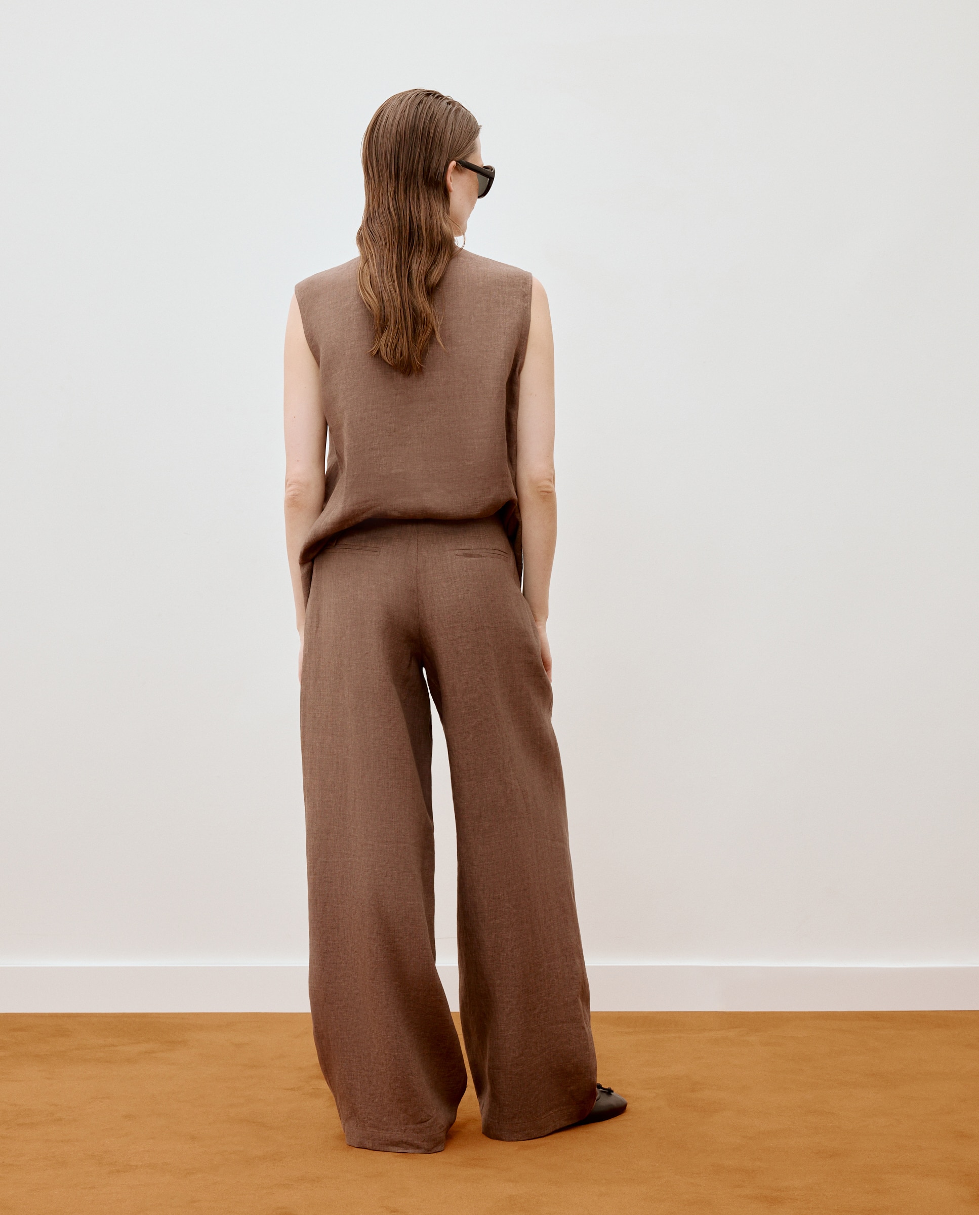 Pantalón de mujer ancho de lino con pliegues - Woman Limited El Corte Inglés - Marrón Marrón-3