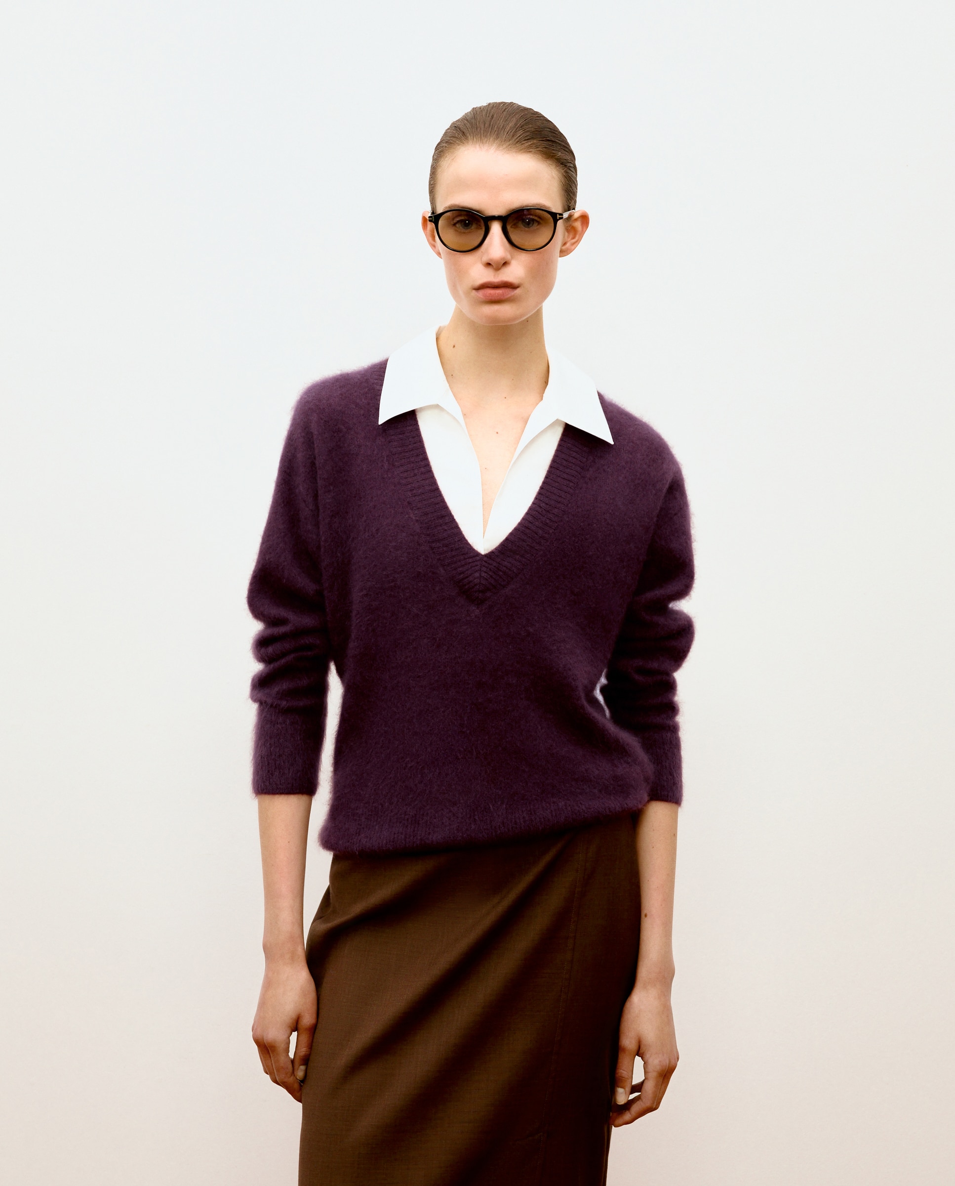 Imagen 2 de Jersey de mujer con cuello pico y camisa combinada - Woman Limited El Corte Inglés - Burdeos Burdeos