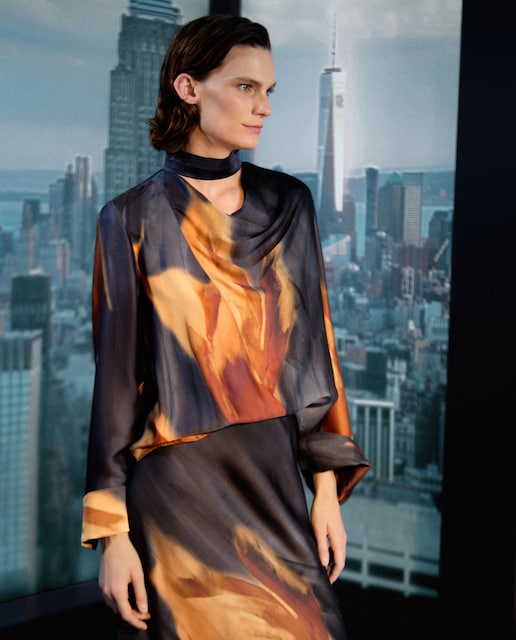 Imagen 0 de Blusa de mujer estampado tulipán