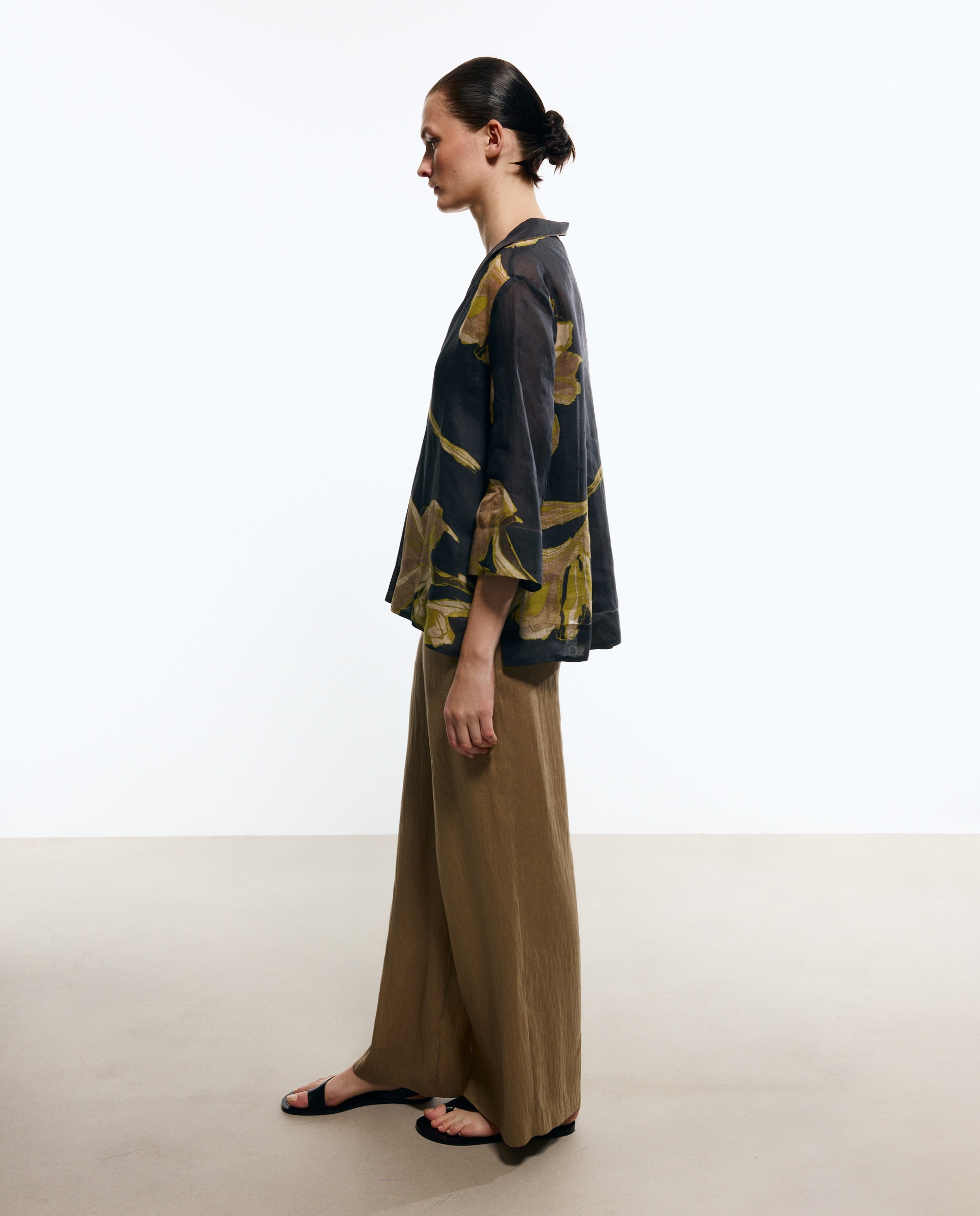 Imagem 0 de Blusa com Manga 3/4 e Decote em Bico