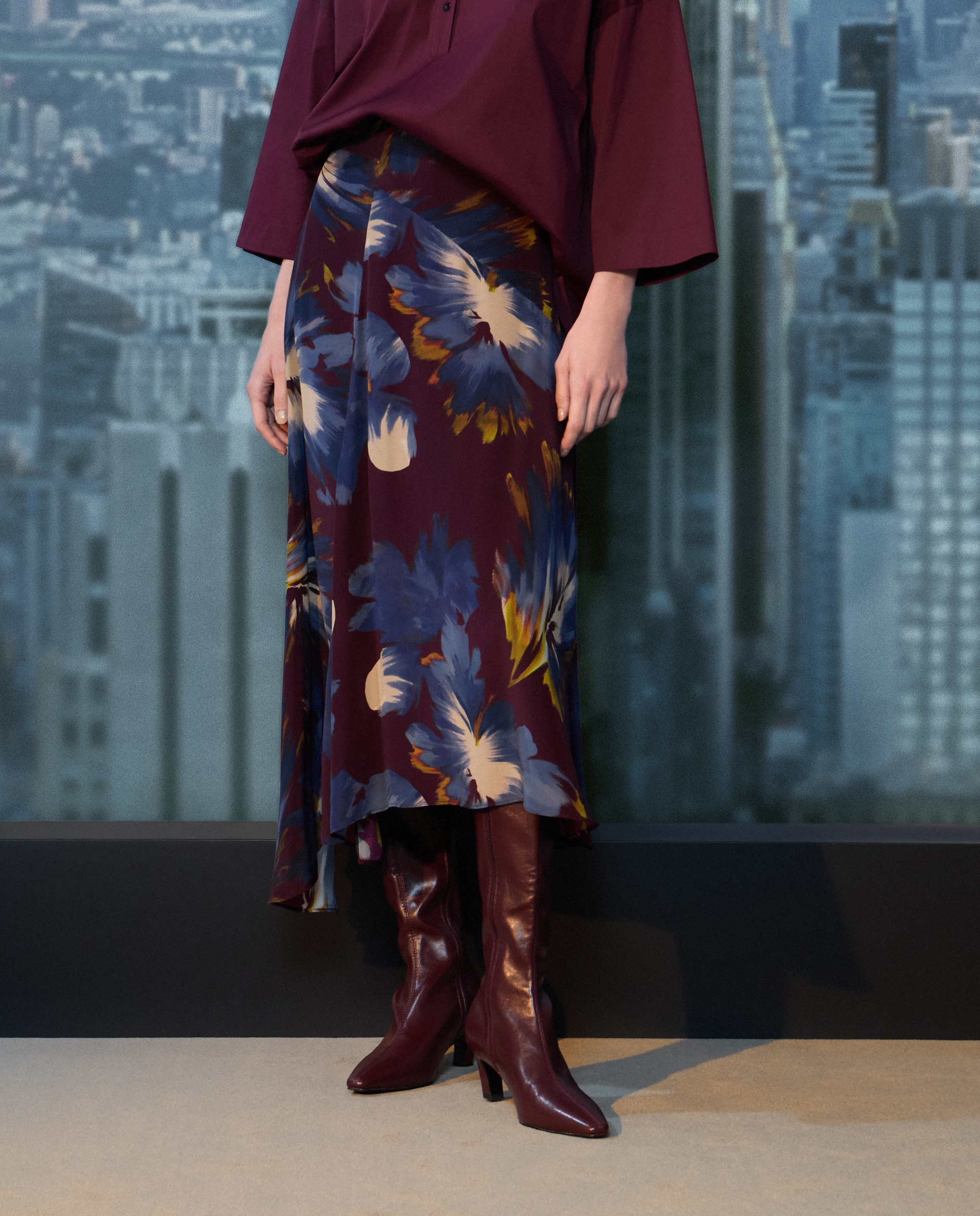 Saia midi acetinada Vermelho-2