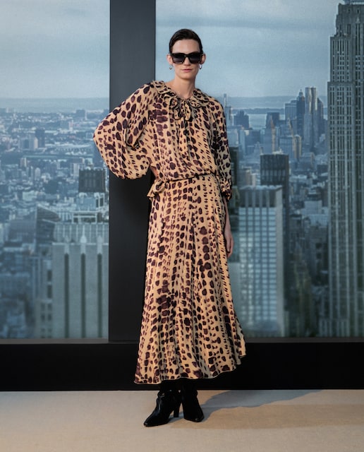 Imagem 0 de Saia midi com animal print