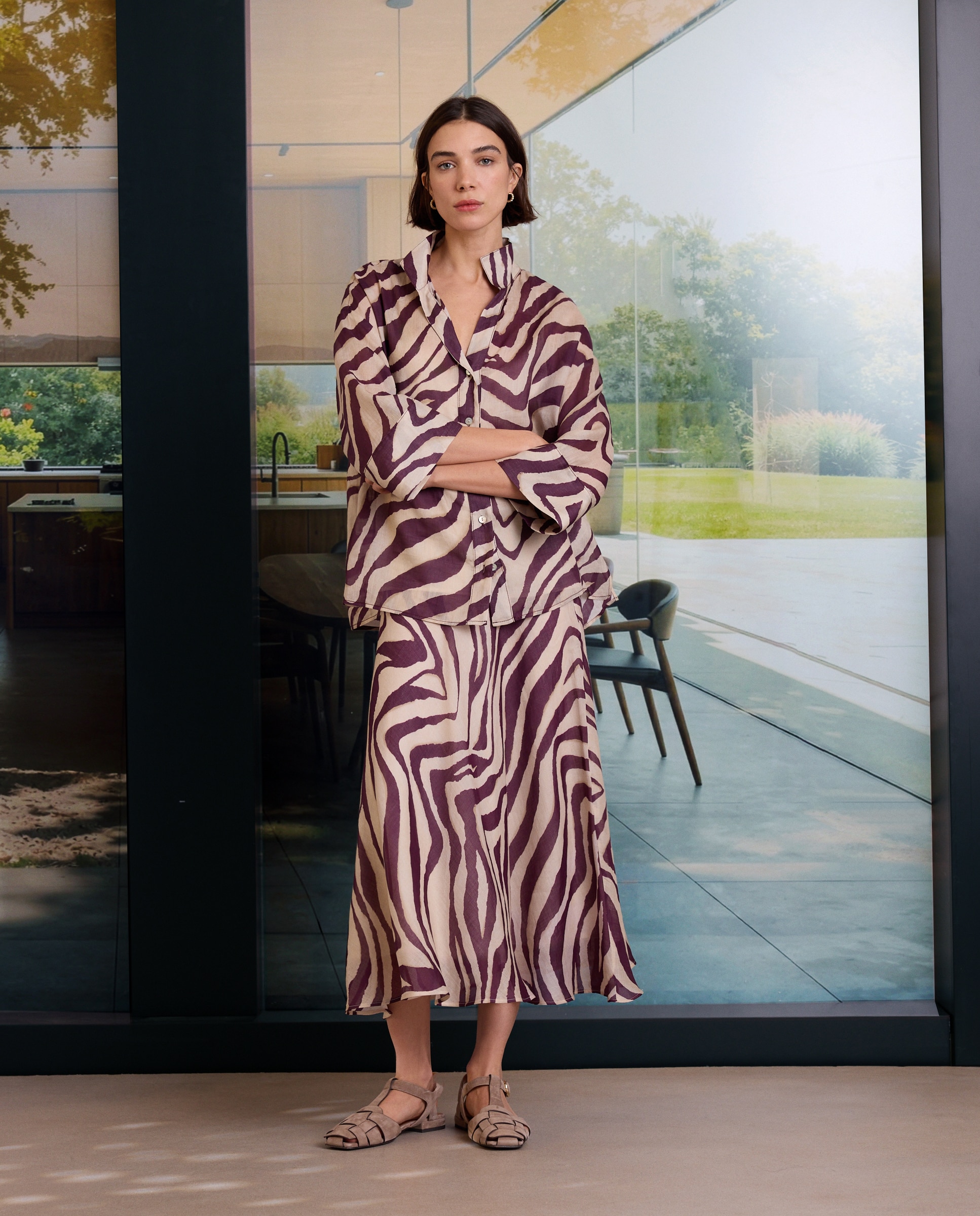 Imagem 0 de Saia midi com animal print