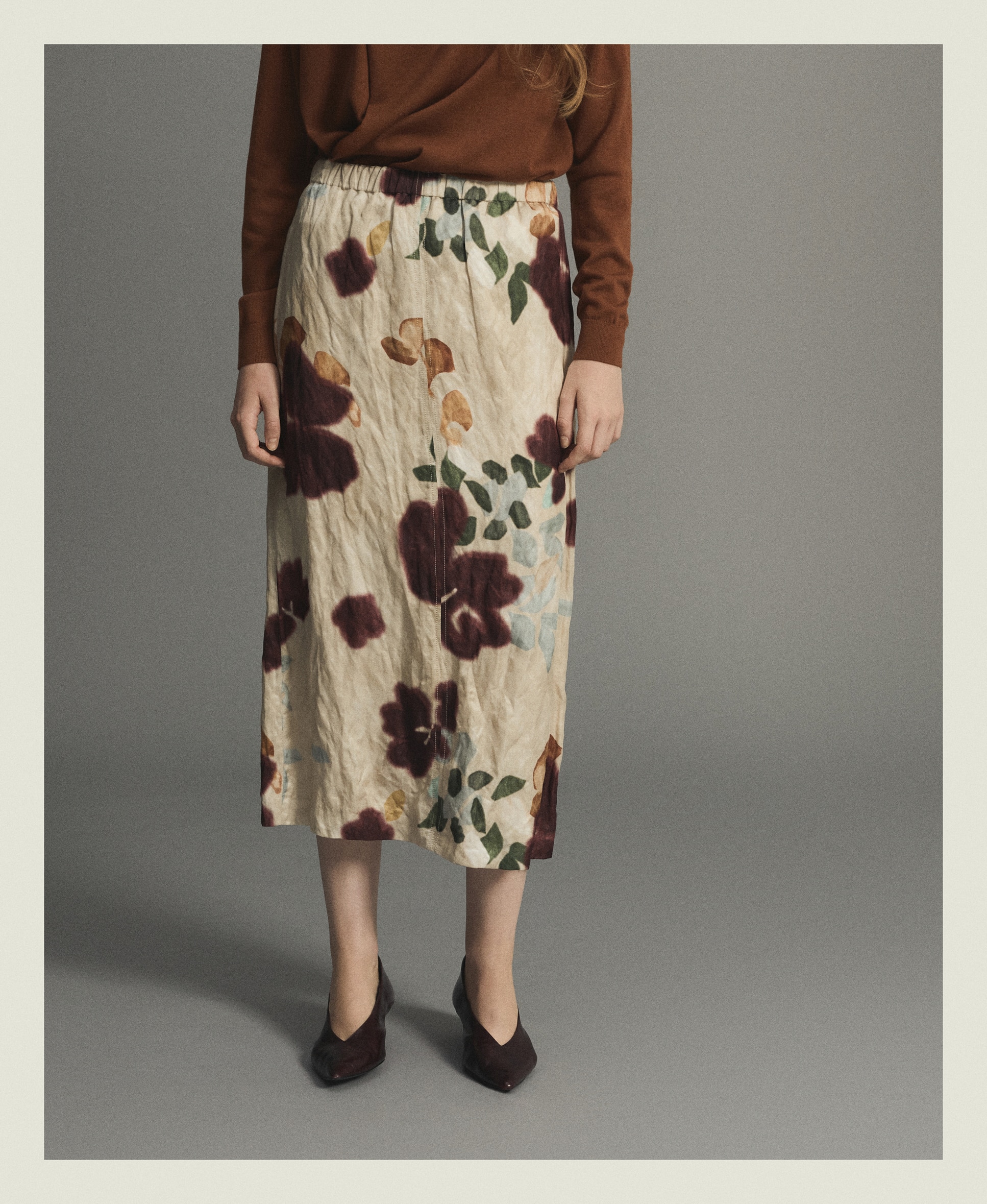 Saia Direita com Estampado Floral Branco-2