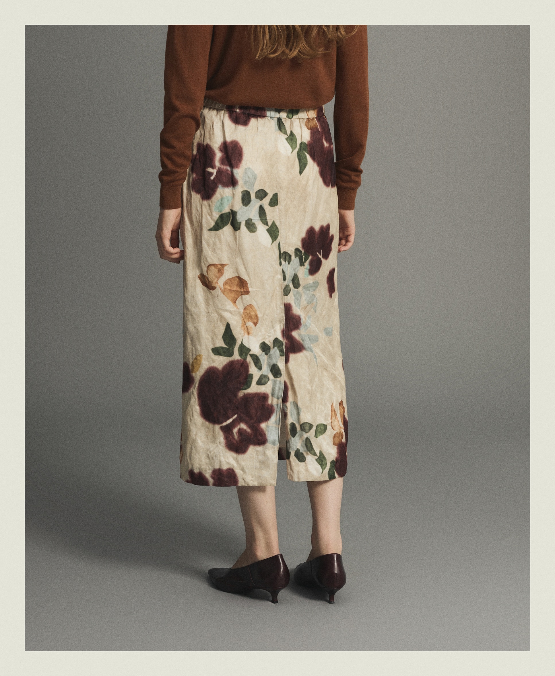 Saia Direita com Estampado Floral Branco-3