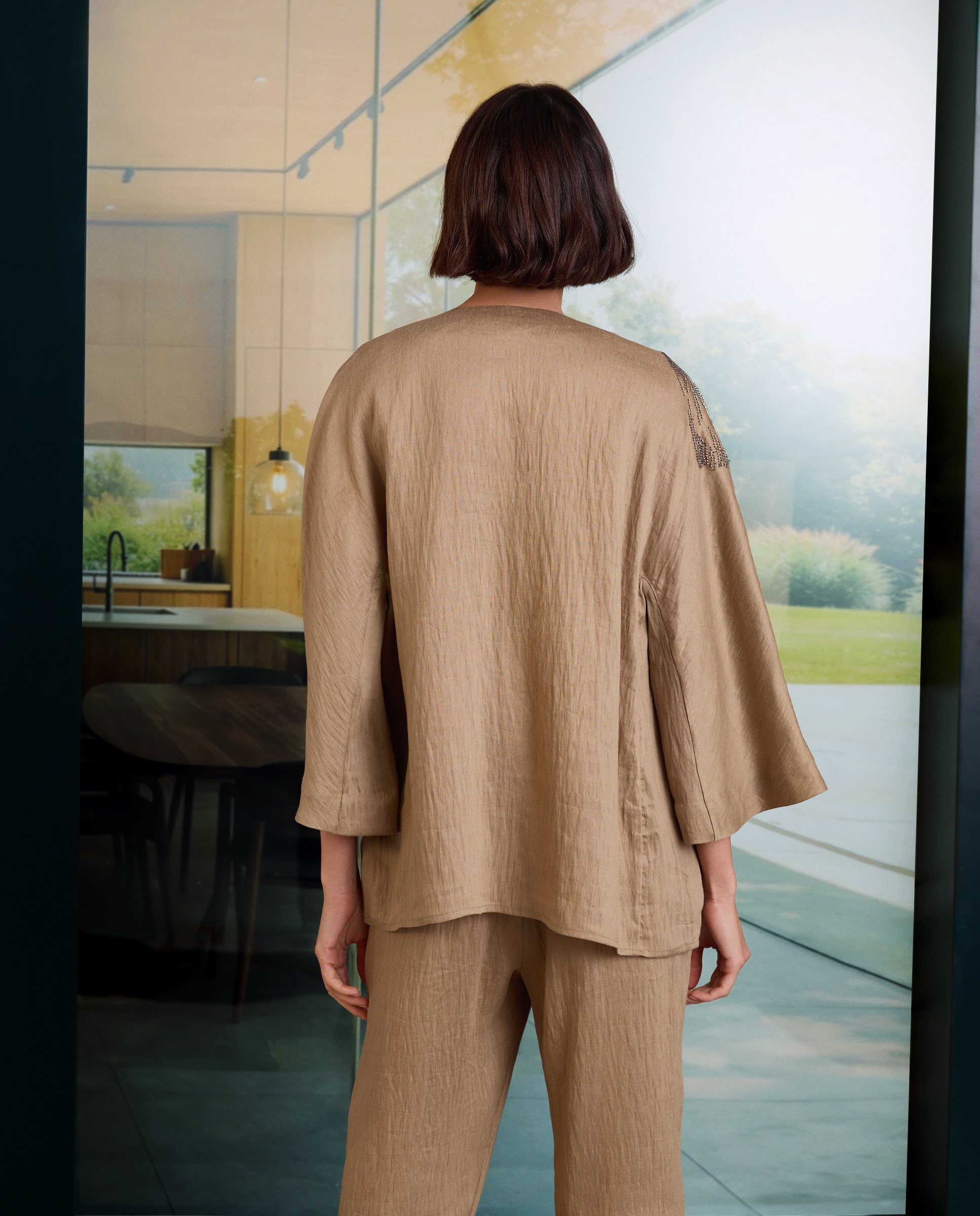 Kimono Enrugado e Bordado Bege-4
