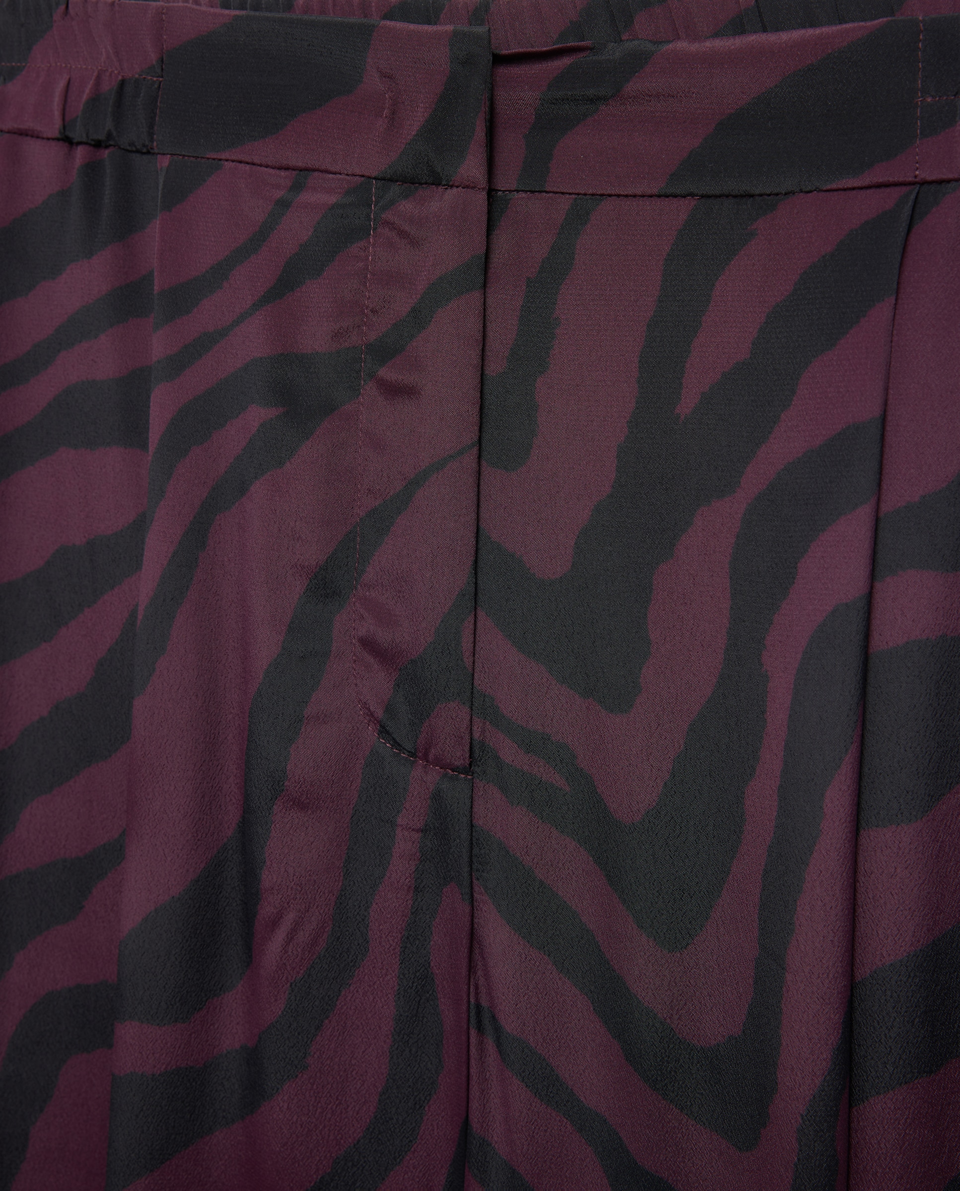 Calças com Animal Print de Zebra e Detalhe de Laço Roxo-5