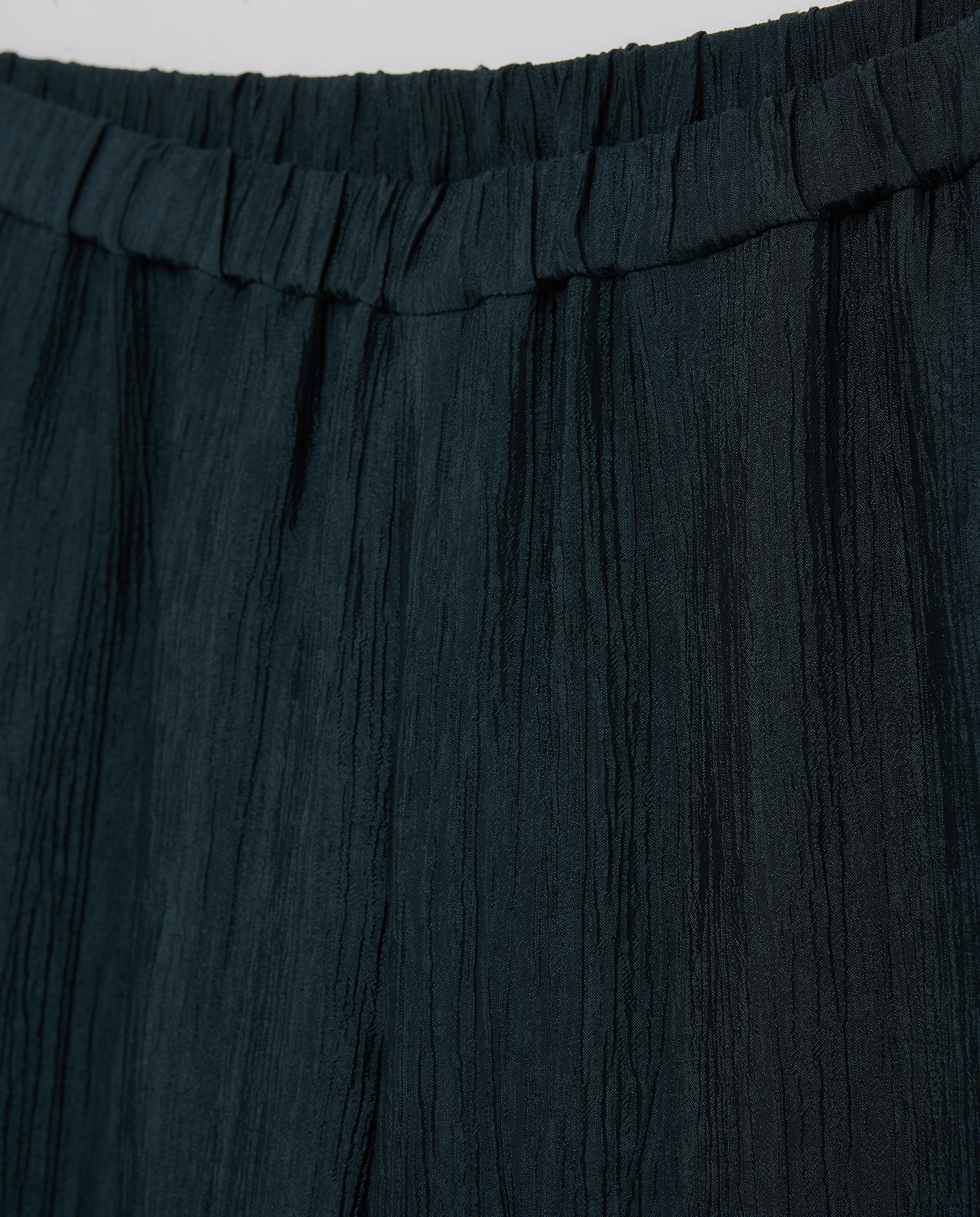 Pantalón ancho fluido en tejido texturado de mujer - Woman Limited El Corte Inglés - 530 Verde oscuro 530 Verde oscuro-5