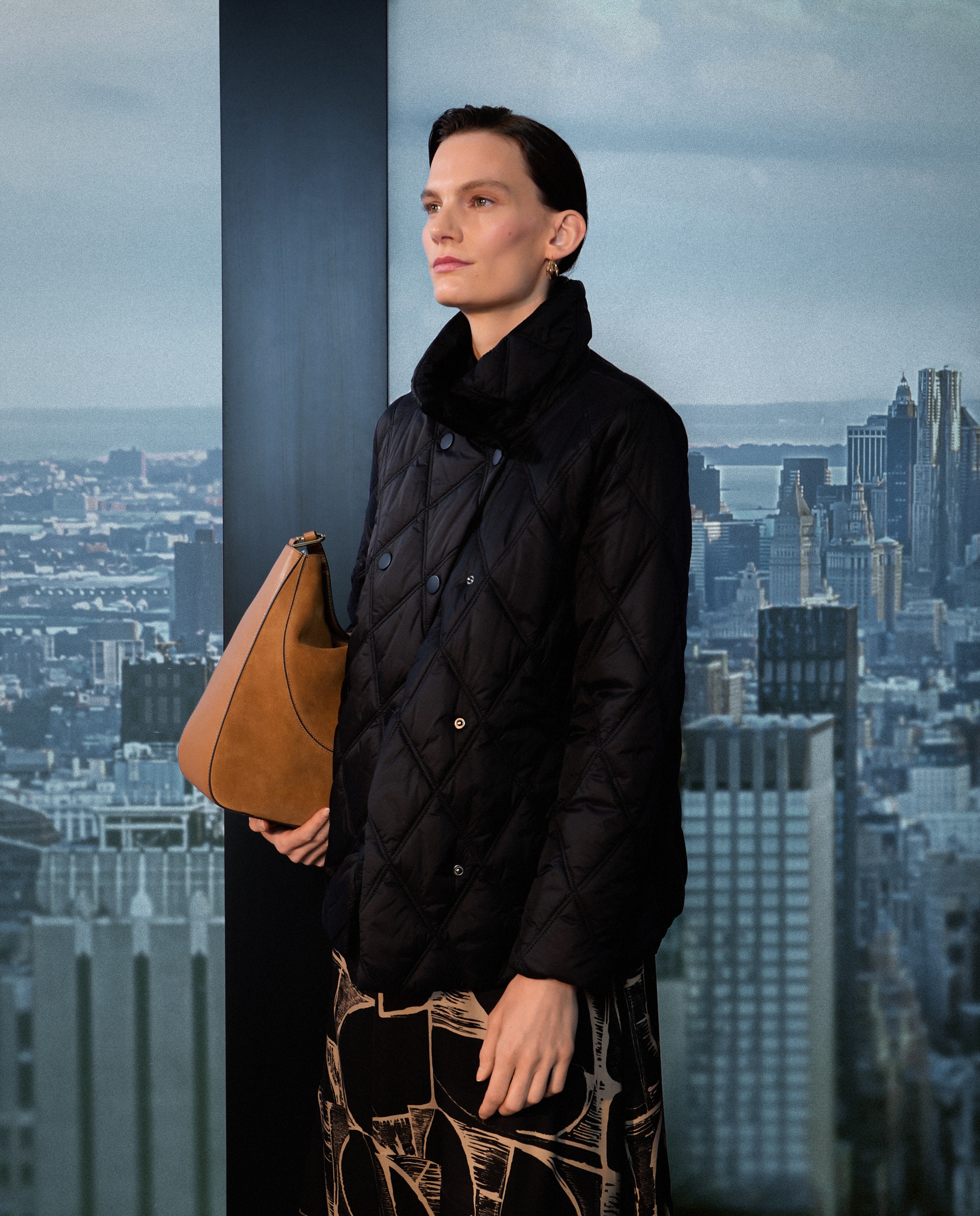 Casacão Acolchoado Liso Curto Preto-1