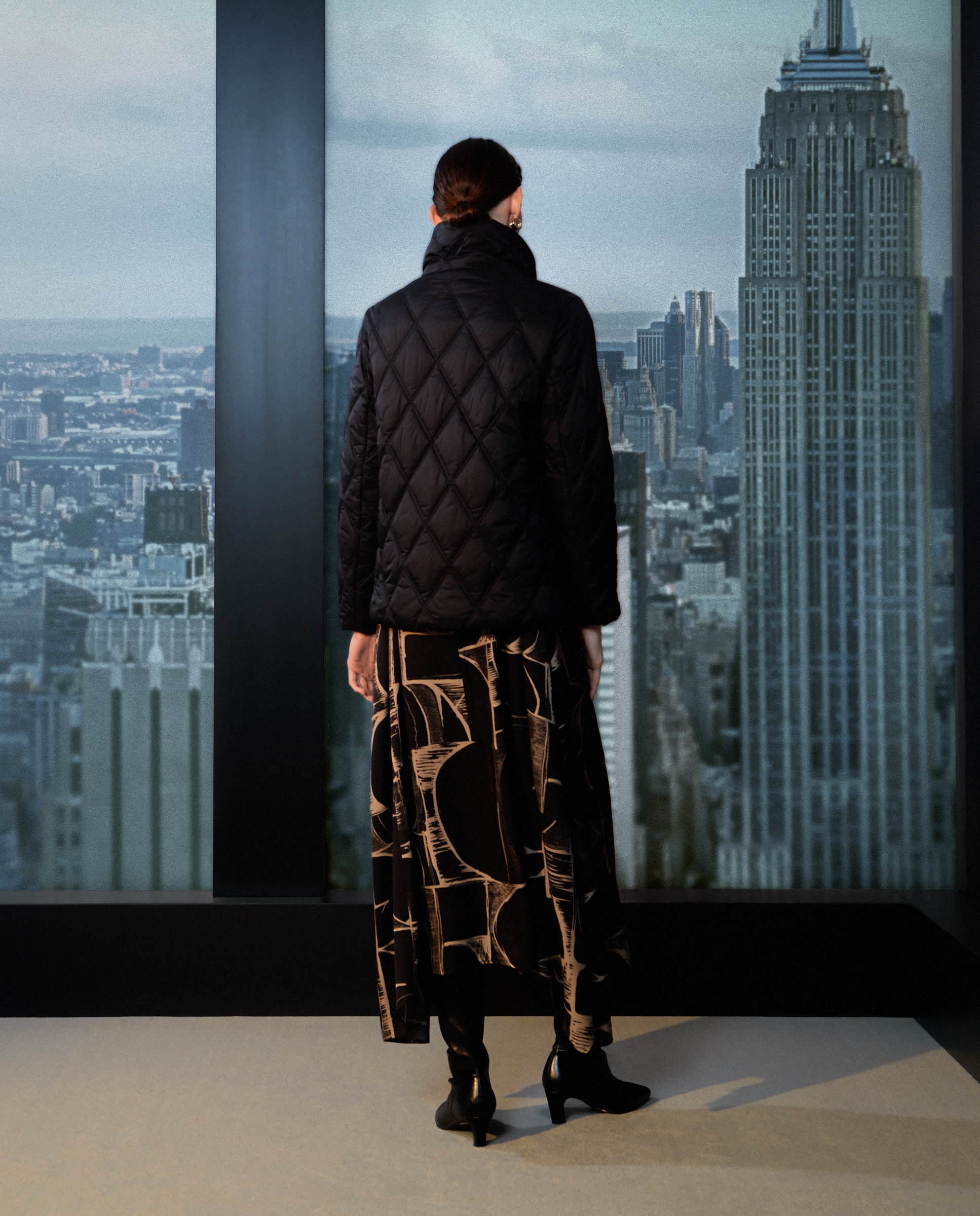 Casacão Acolchoado Liso Curto Preto-3