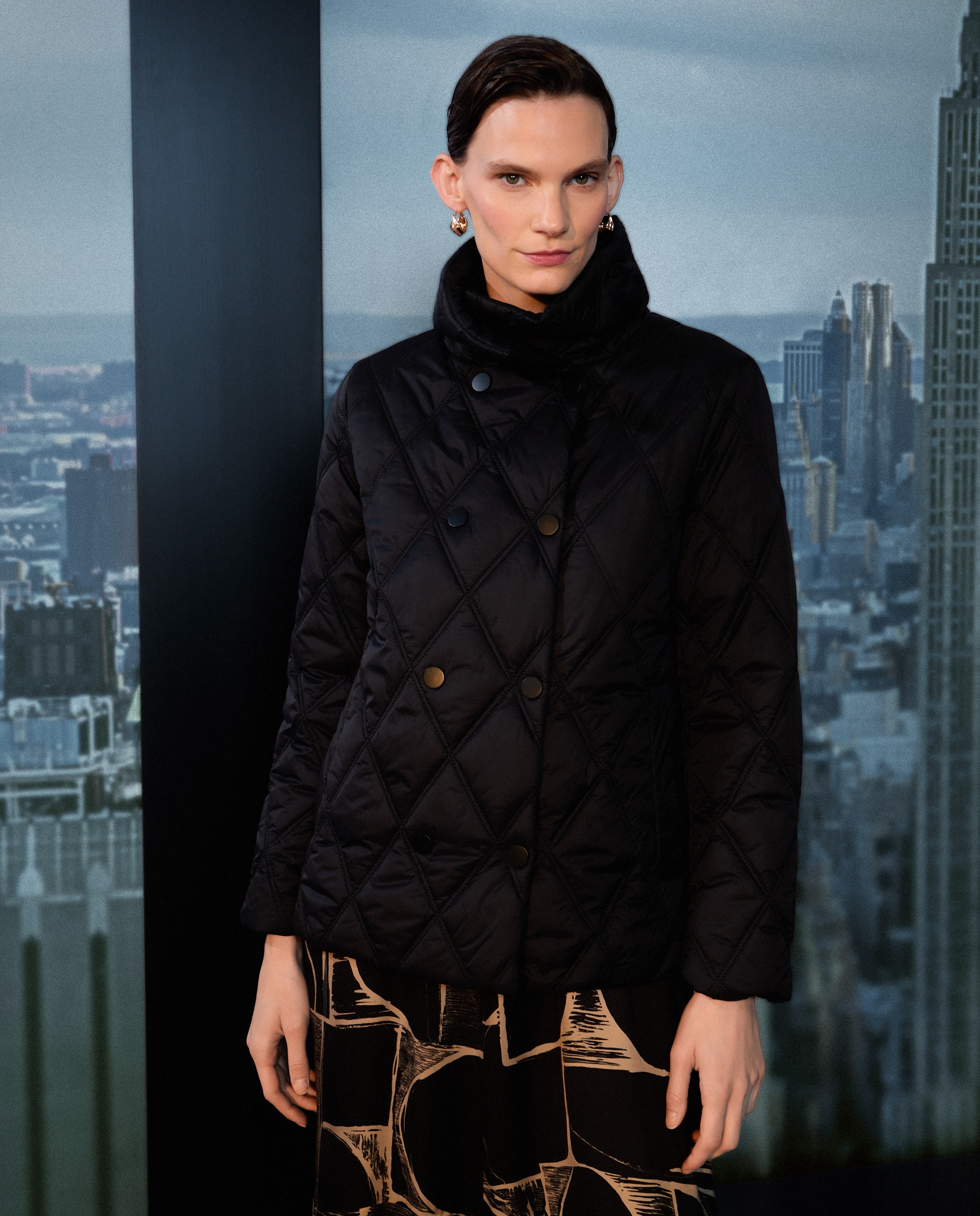 Casacão Acolchoado Liso Curto Preto-4