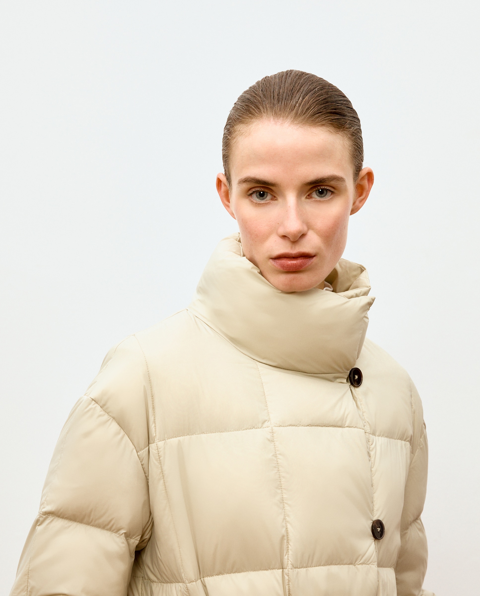Abrigo de mujer con cuello envolvente acolchado largo - Woman Limited El Corte Inglés - 710 Beige 710 Beige-4