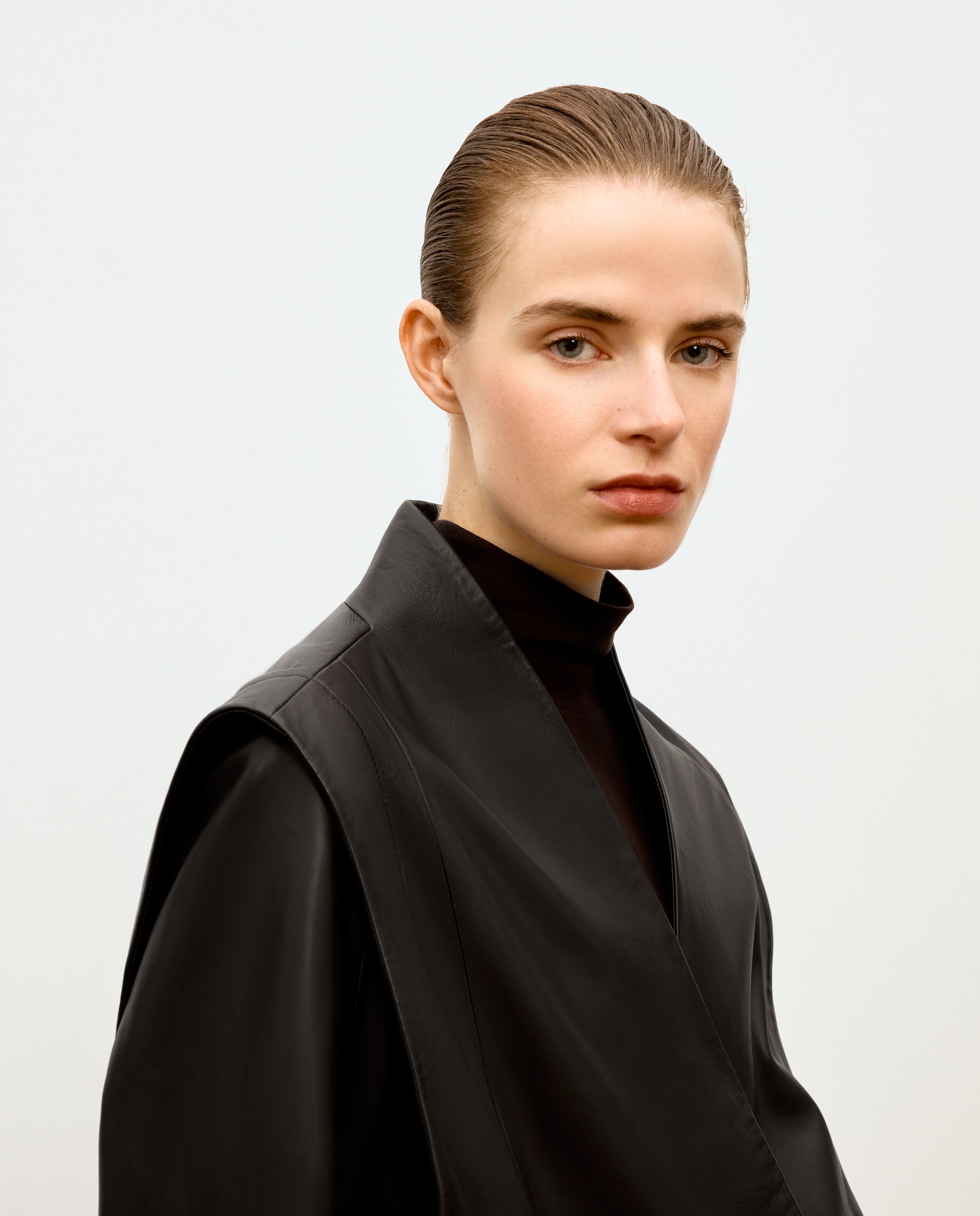Cazadora de mujer realizada en piel - Woman Limited El Corte Inglés - Marrón Marrón-3