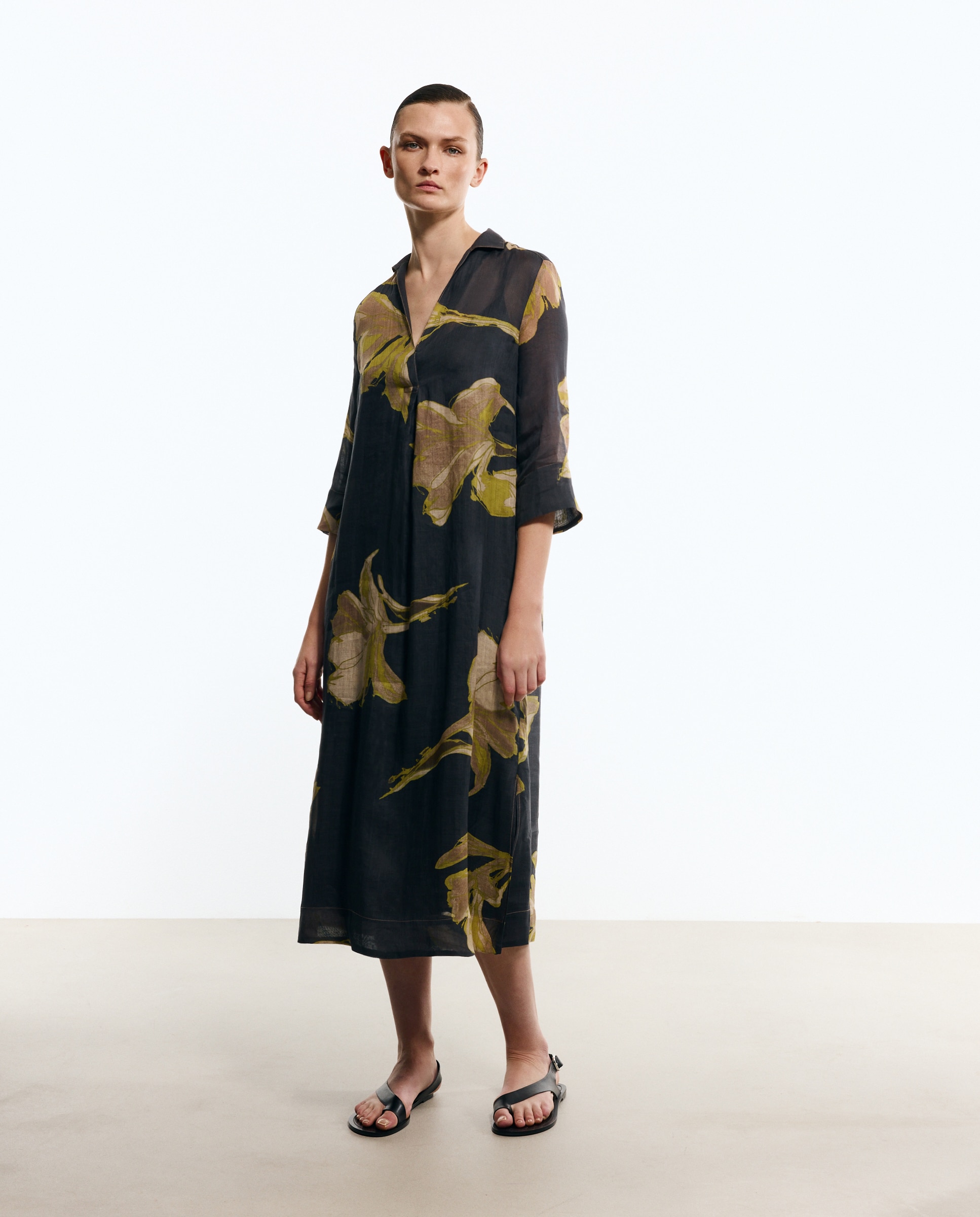 Imagem 0 de Vestido Tipo Túnica com Estampado Floral