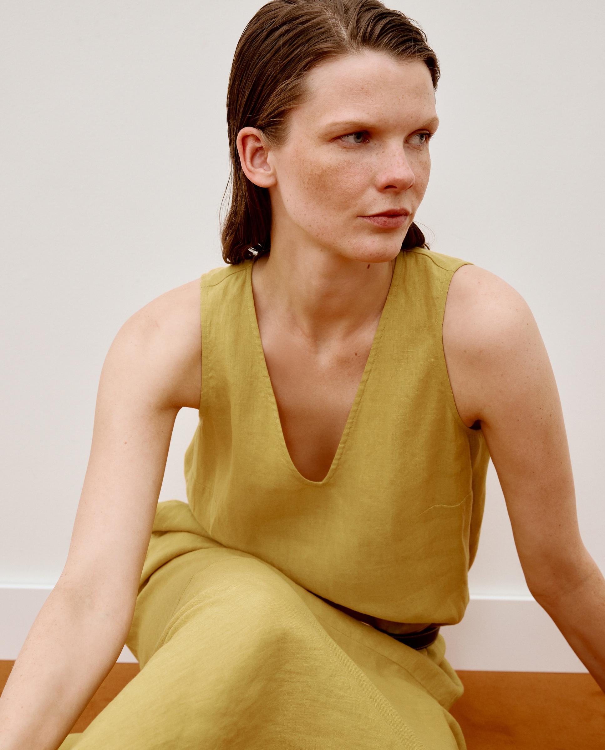 Vestido sem mangas e com decote em bico 300 Amarelo-4