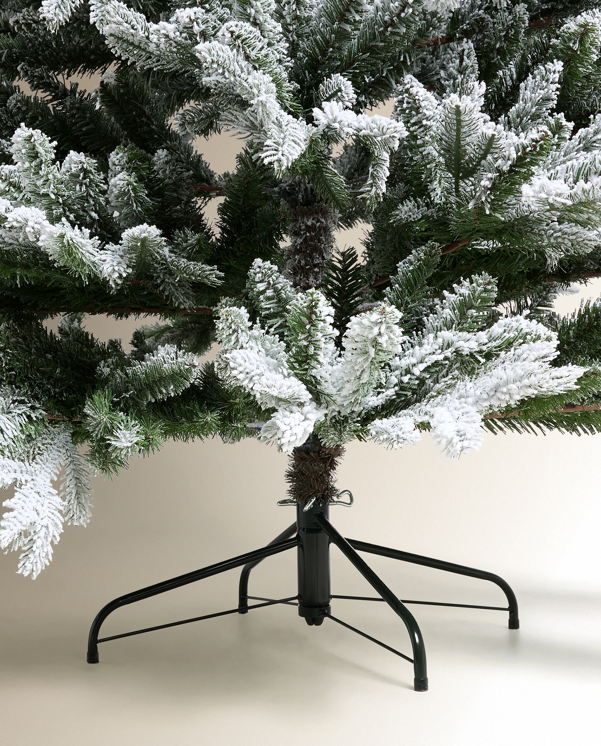 Árvore de Natal com Base de Metal Aspen Branco-4