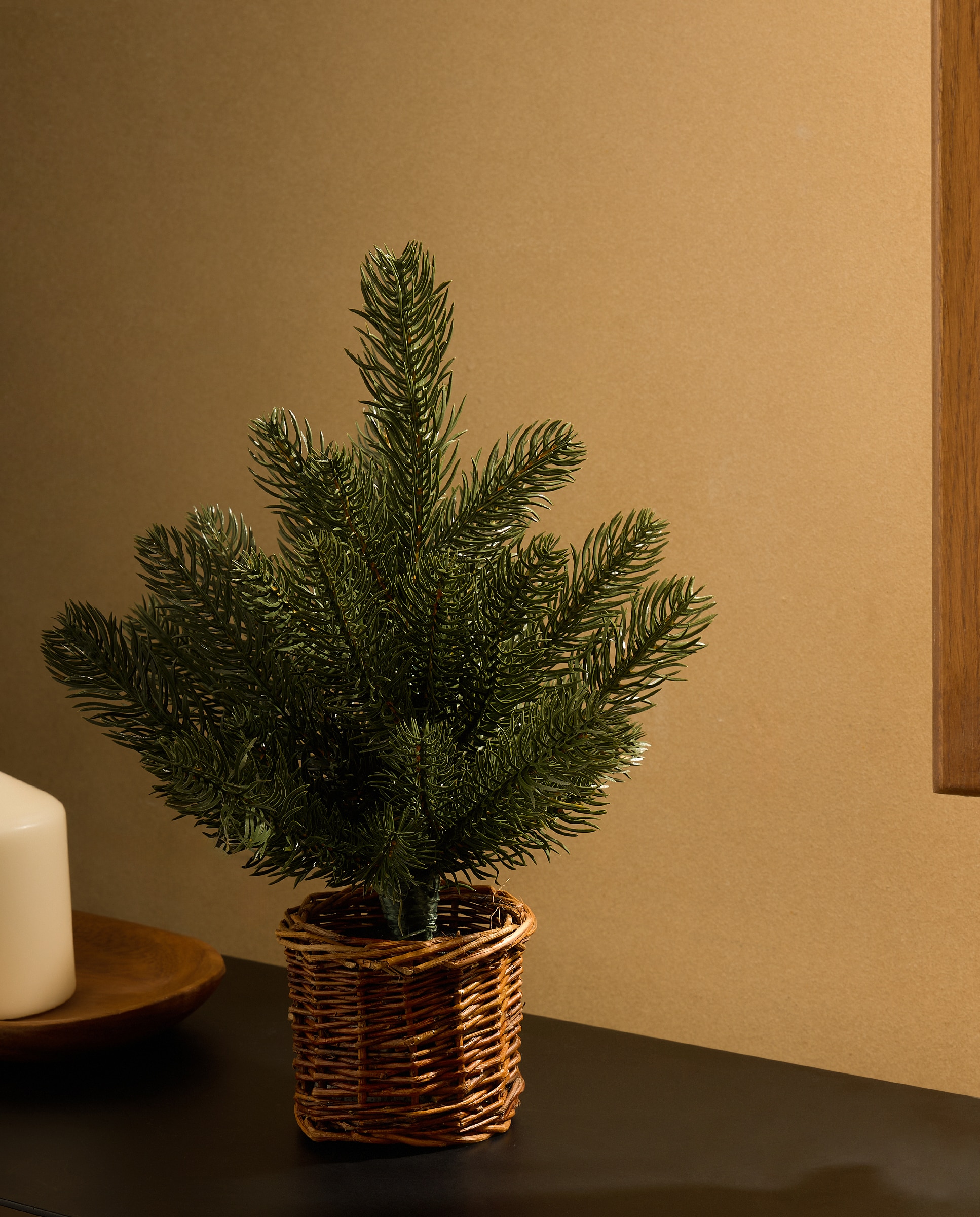 Árbol de mesa con maceta de ratán Nendaz Navidad - Verde 30 cm Verde-1
