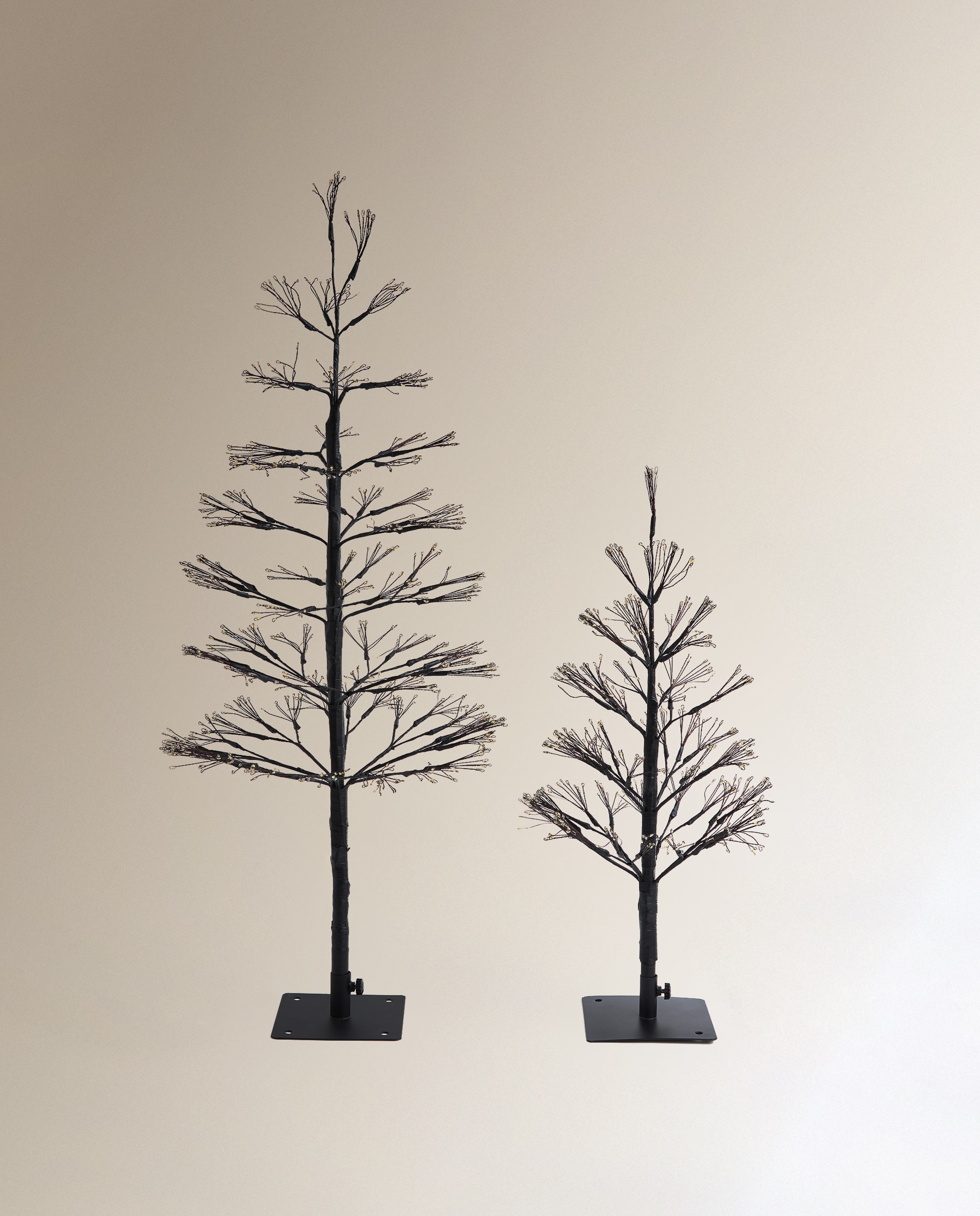Árvore de Mesa com Luz LED Isola Natal Preto-6