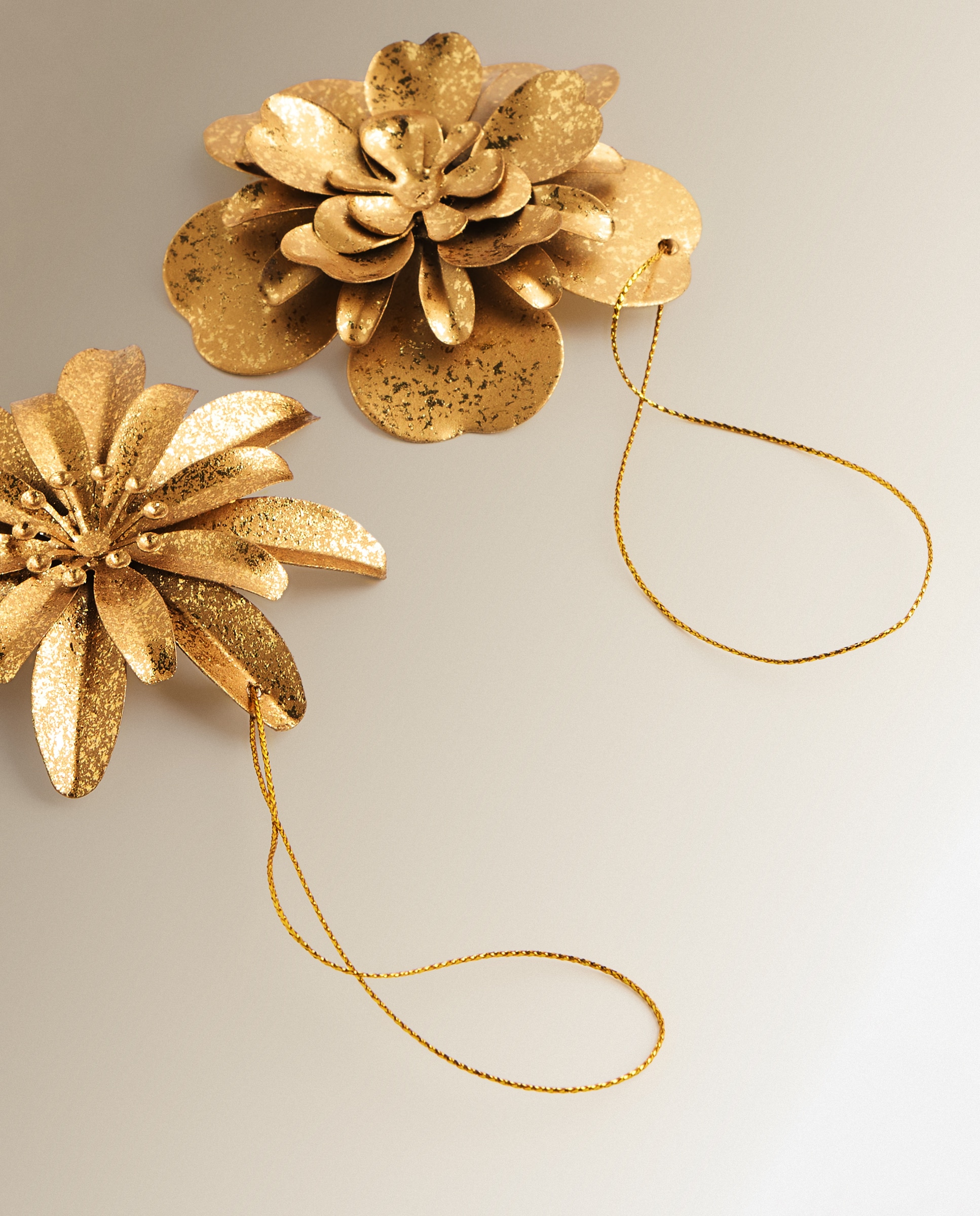 Set de 2 colgantes de metal Flores doradas Navidad - Dorado Dorado-3