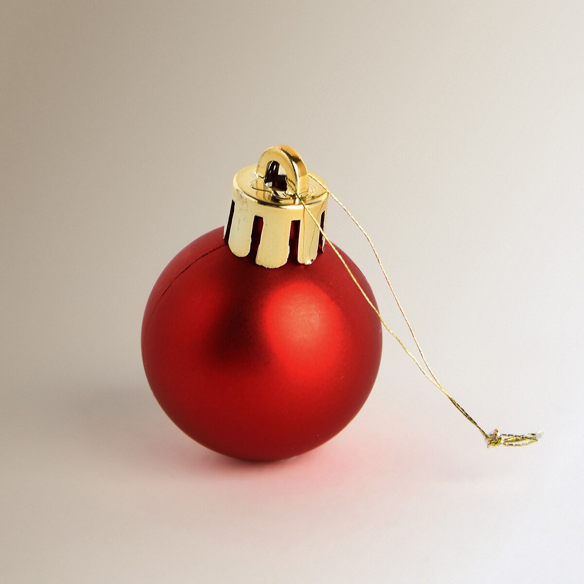 Conjunto de 27 Mini Bolas Lisas com Acabamento Mate e Glitter Vermelho-3