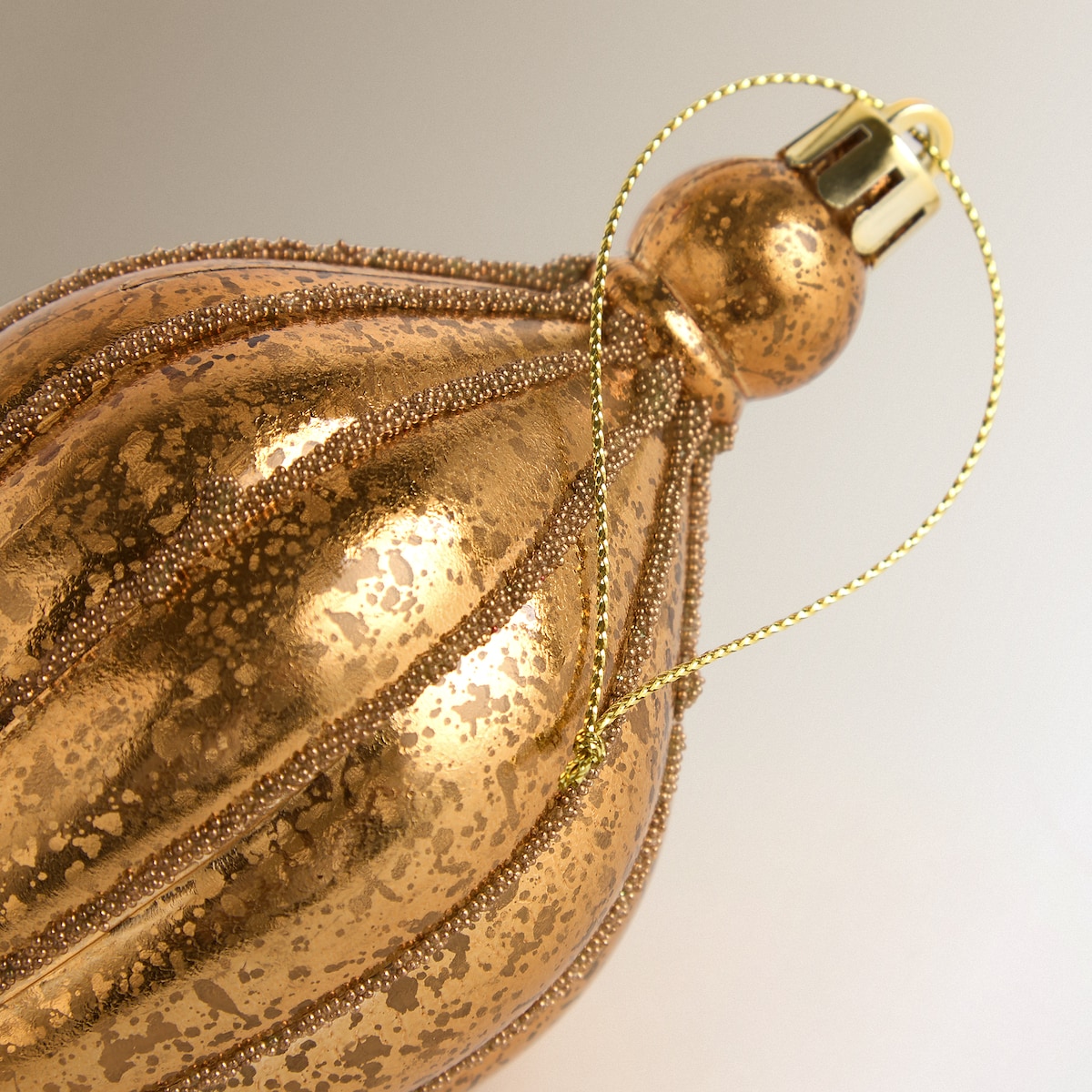 Enfeite Pião com Contas Natal Ouro-3