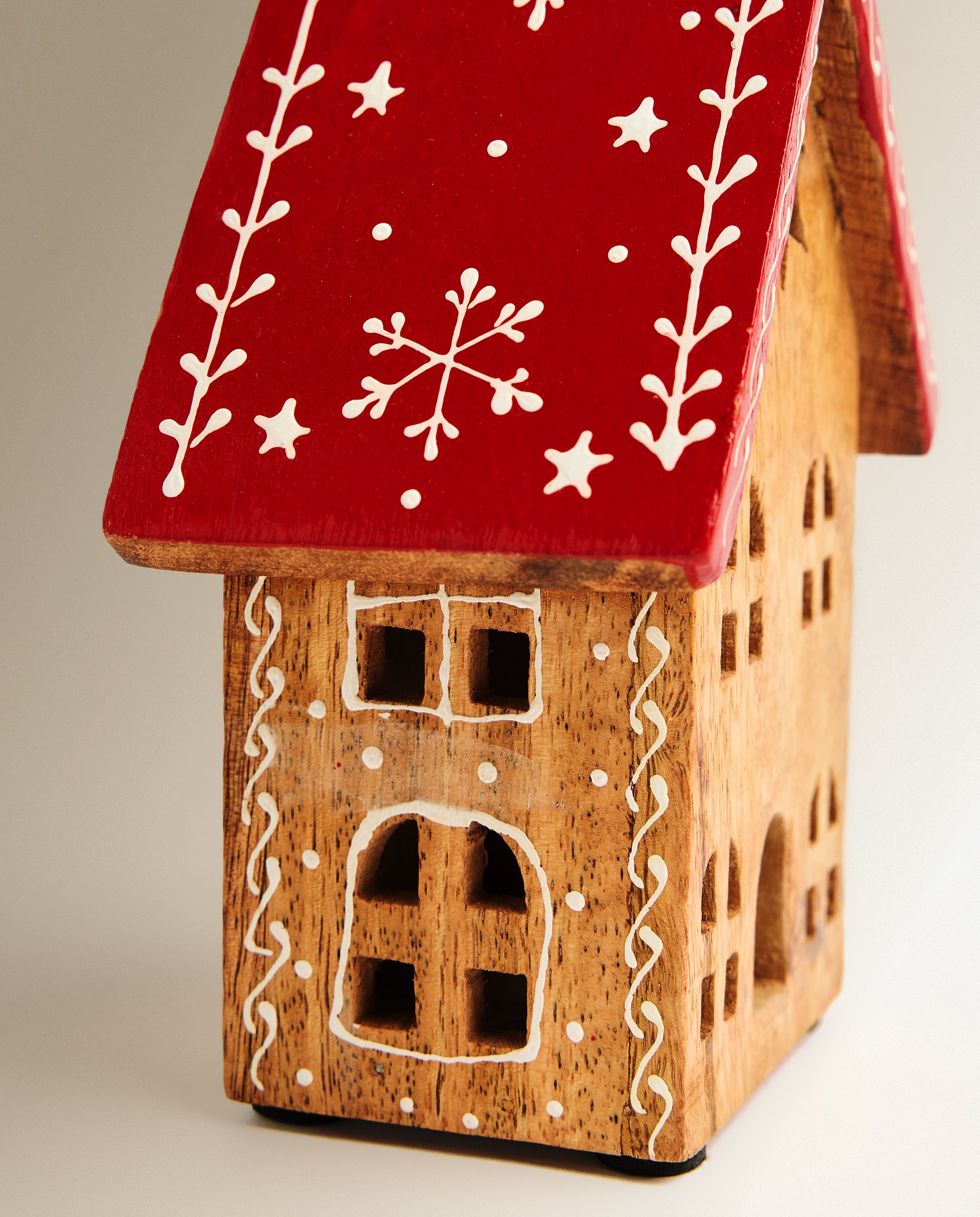 Figura Casa com Telhado Natal Vermelho-4
