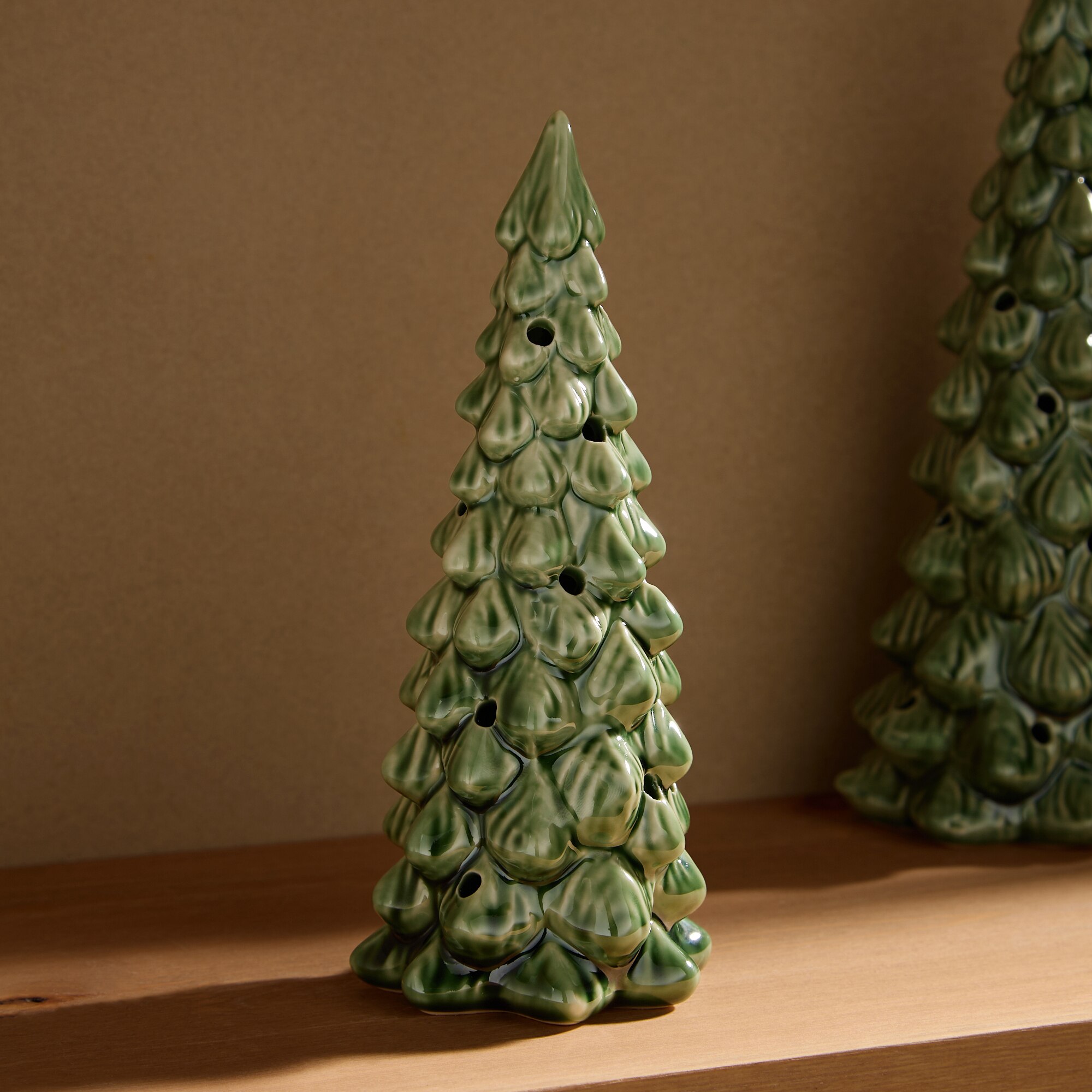 Imagen 1 de Figura árbol de cerámica con luz LED Navidad Verde