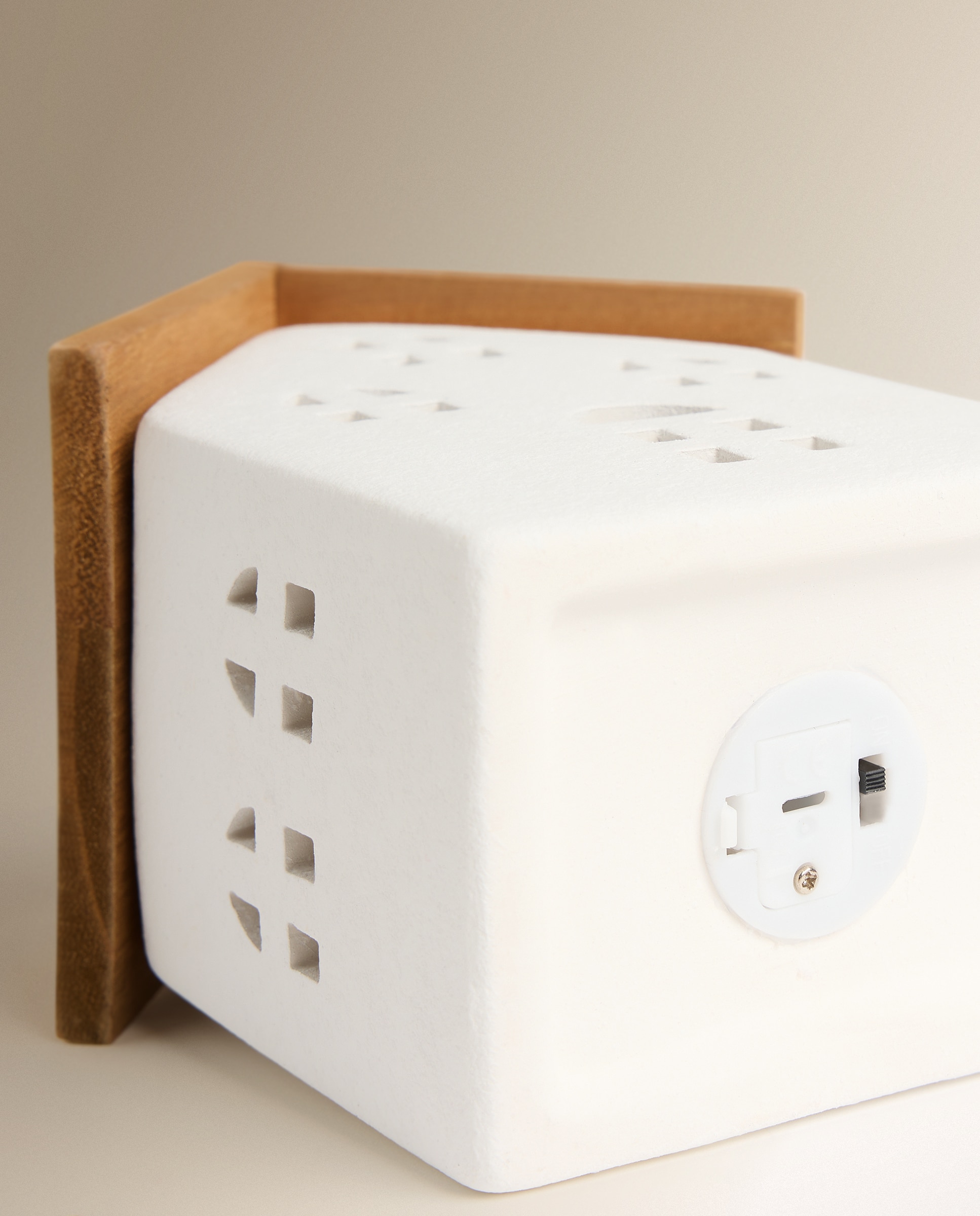 Figura Casa de Cerâmica com Luz LED Natal Branco-4