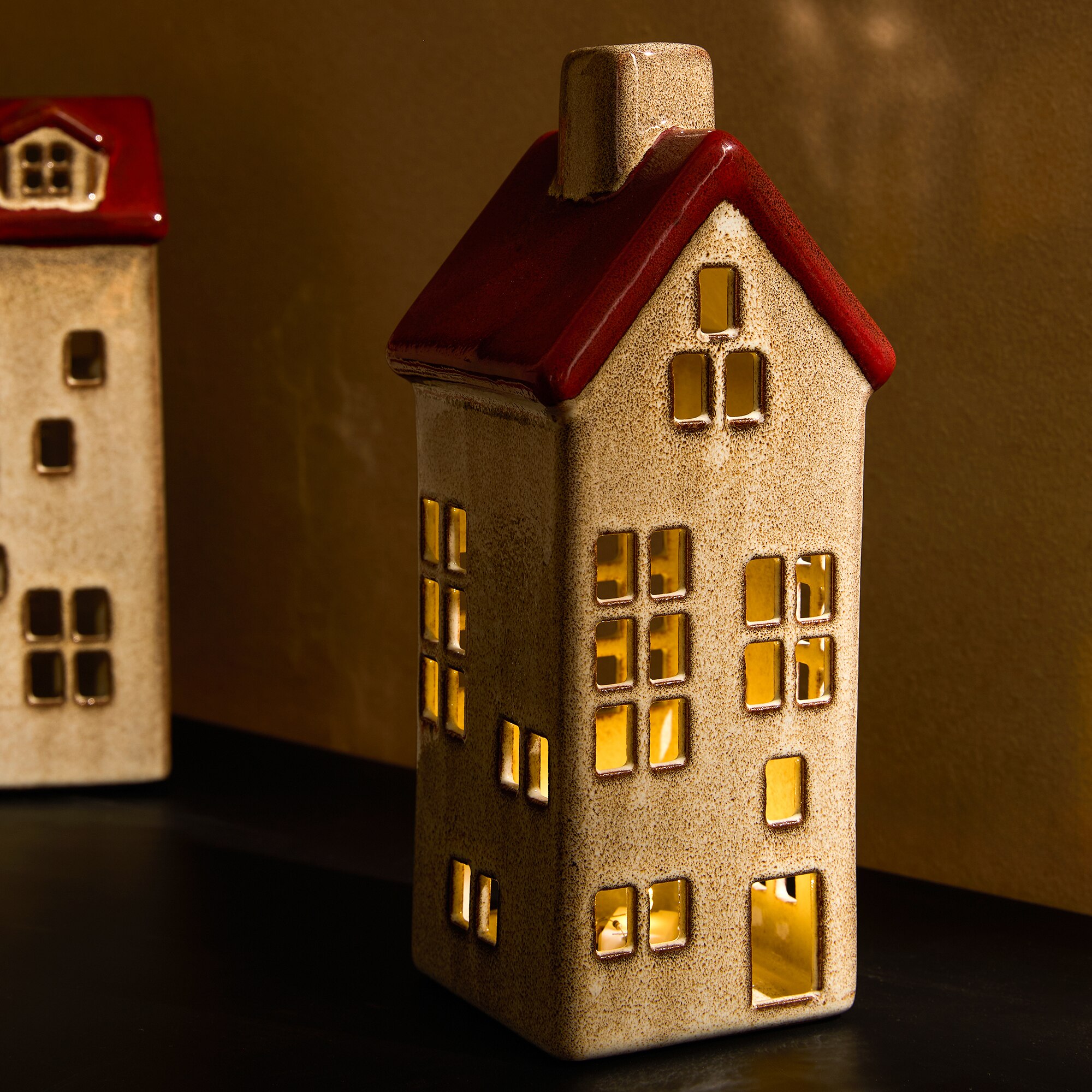 Imagem 0 de Figura Casa de Cerâmica Estreita com Luz LED