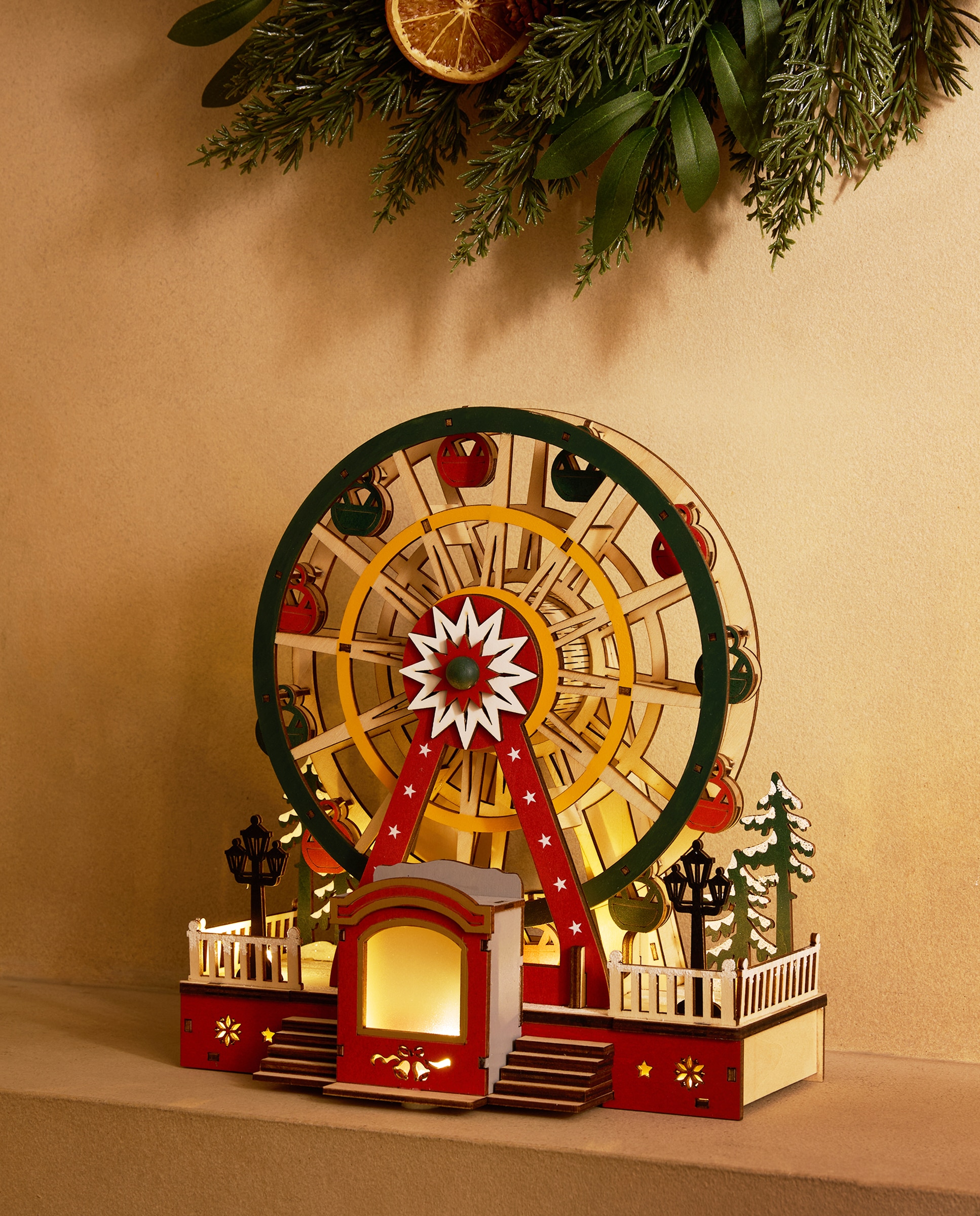 Imagem 0 de Figura de Madeira Roda Gigante com 7 Luzes LED Natal