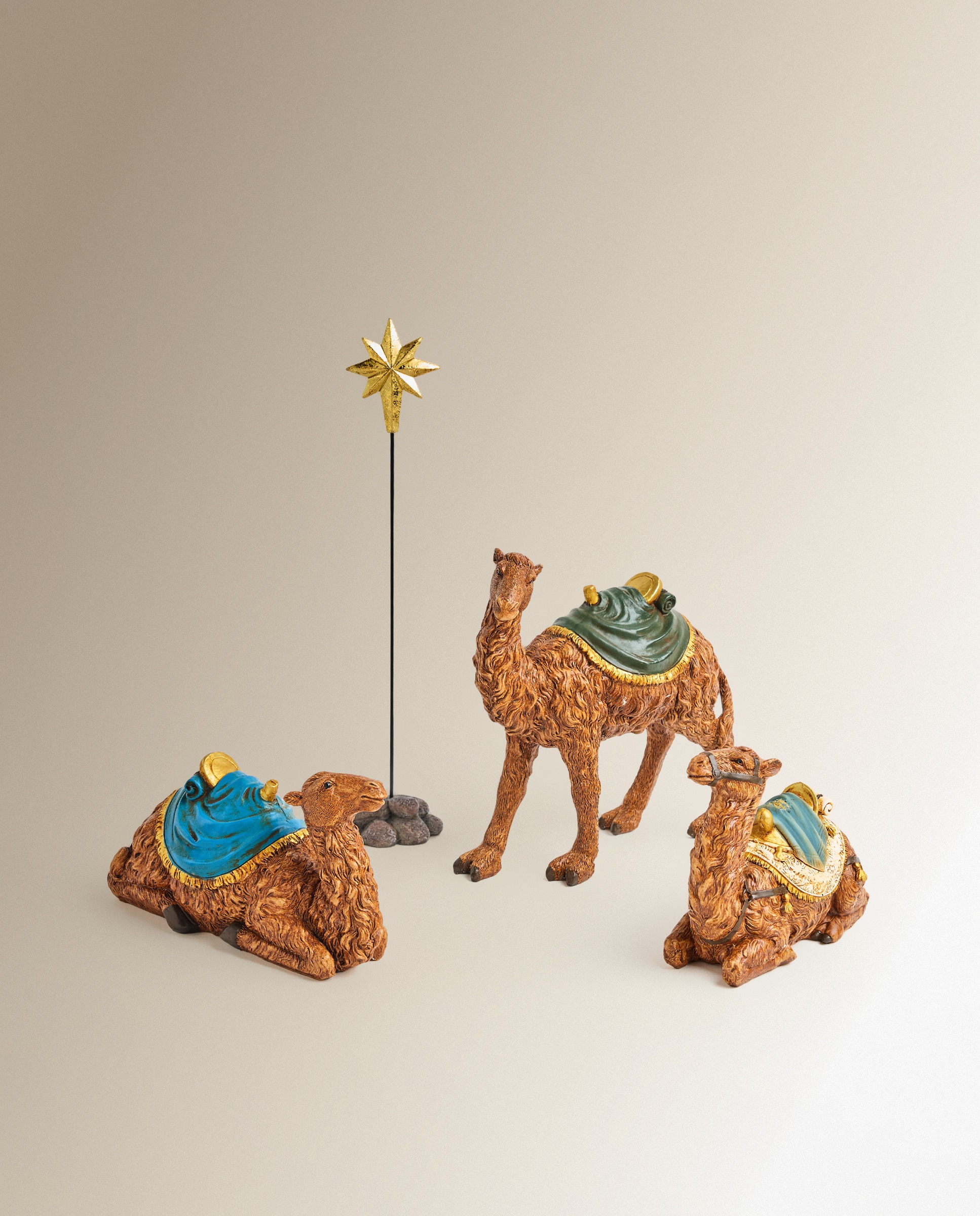 Conjunto de 4 Figuras Camelos e Estrela Natal Multicolor-2