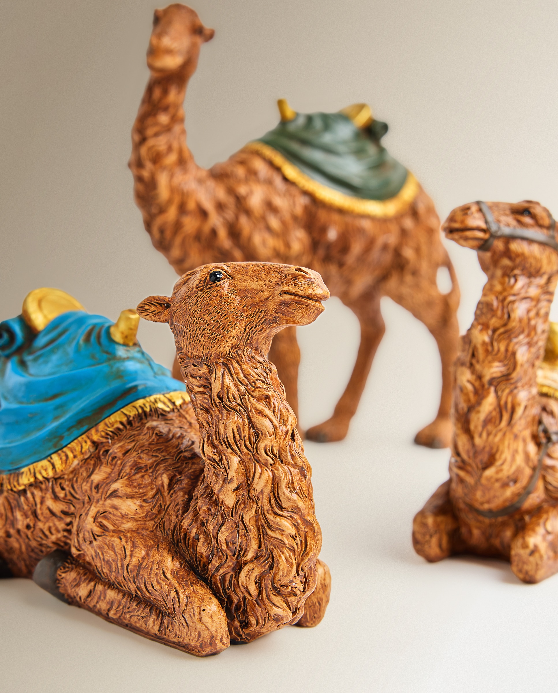 Conjunto de 4 Figuras Camelos e Estrela Natal Multicolor-3