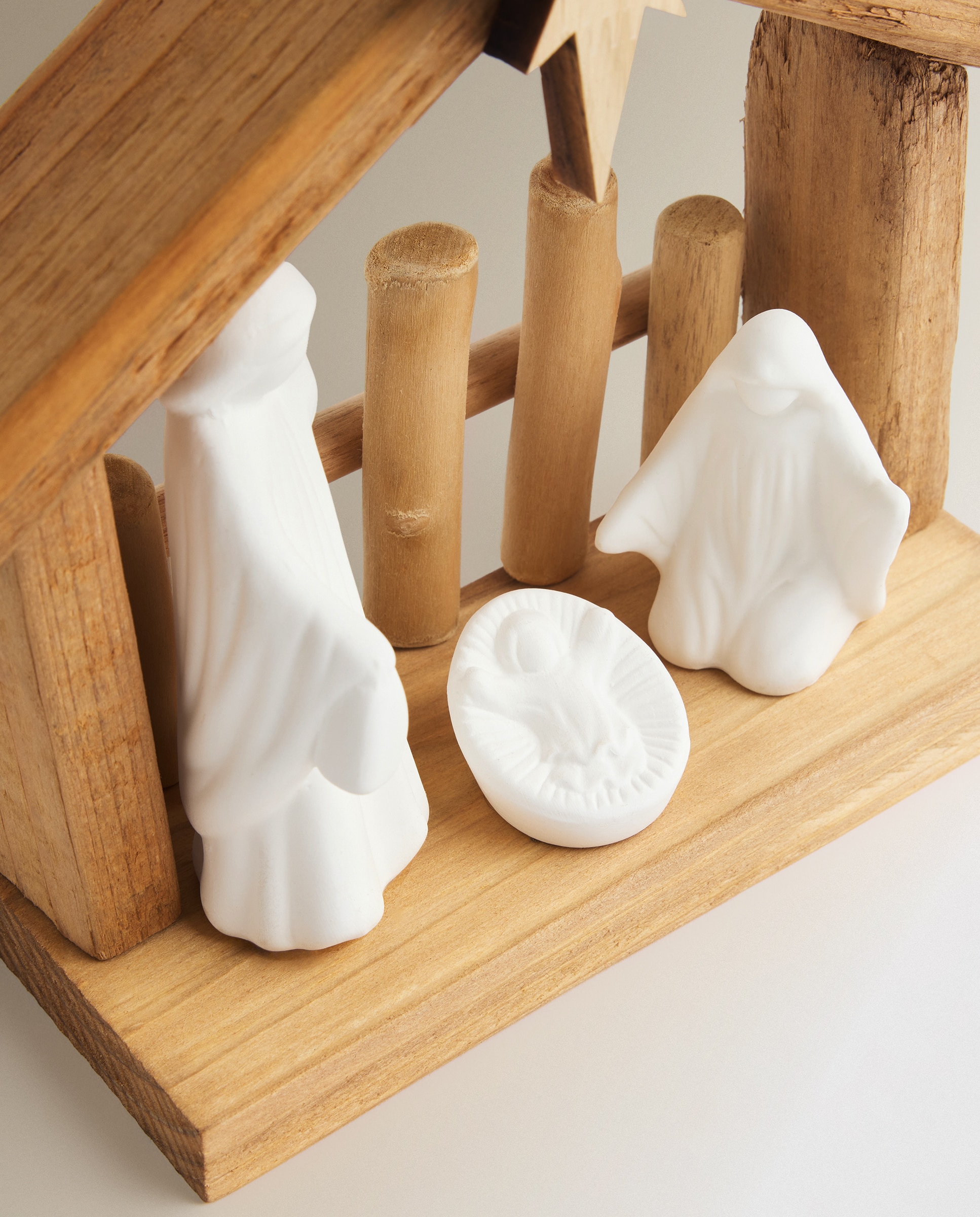 Figura Mono-Peça Presépio Contemporâneo Natal Branco-2