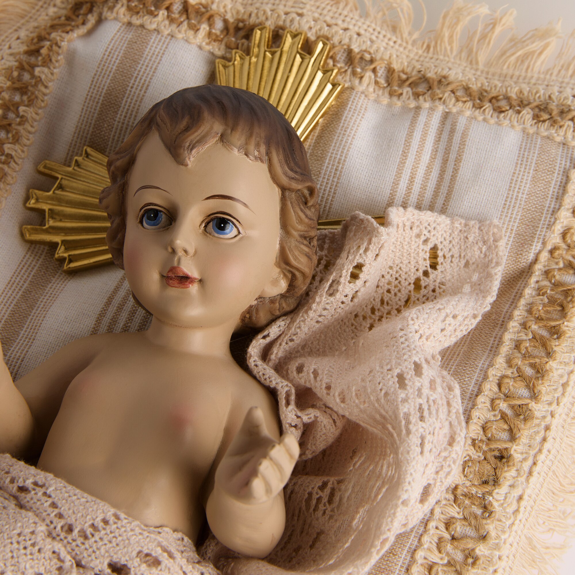 Menino Jesus com Almofada de Tecido para Presépio Cru-2