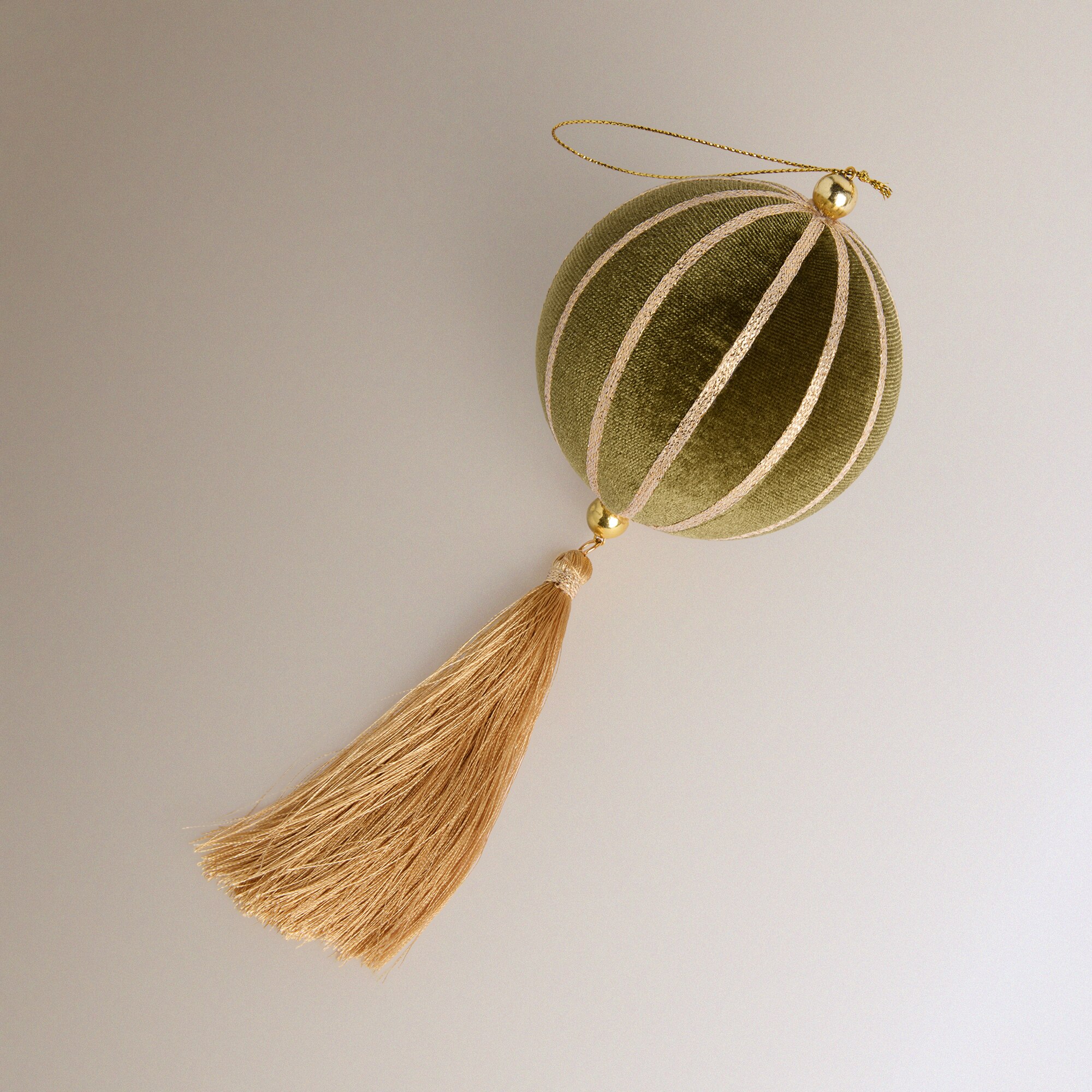 Bola de Tecido com Fio Metalizado e Borla Natal Verde Azeitona-2