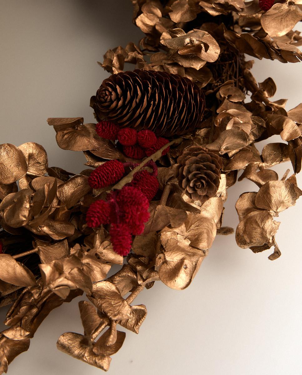 Coroa com Pinhas - Dourado Dourado-3