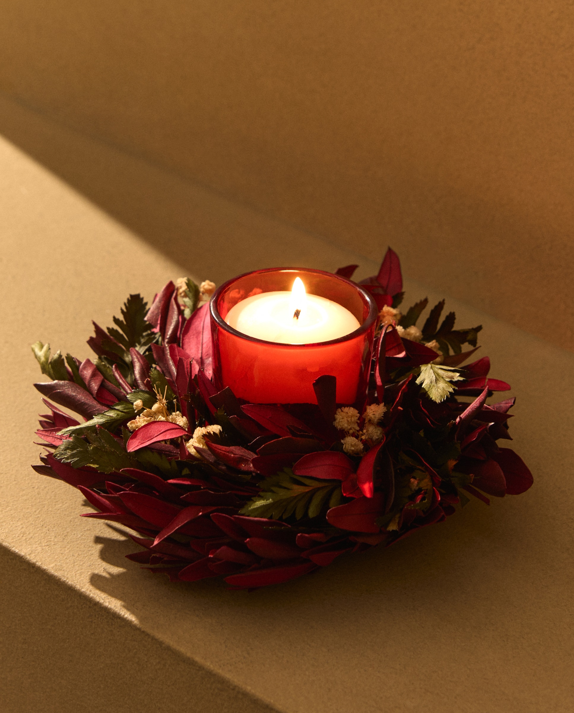 Imagen 0 de Centro de mesa con portavelas Flores preservadas Navidad Rojo