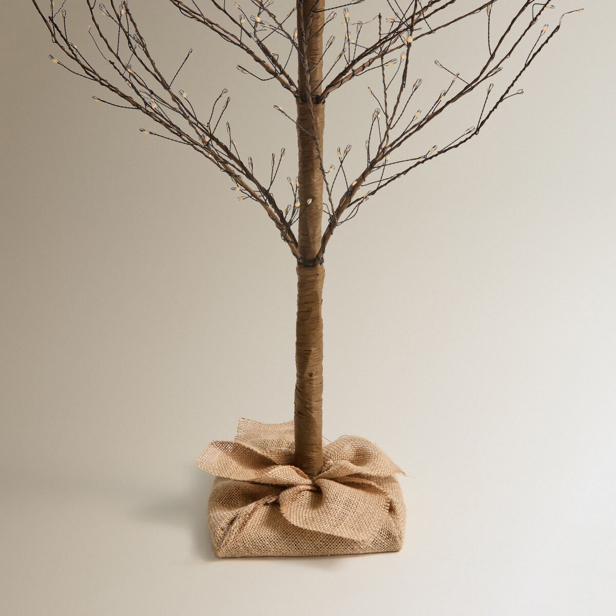 Árvore de Natal Contemporânea com Luzes LED Volda Castanho-4