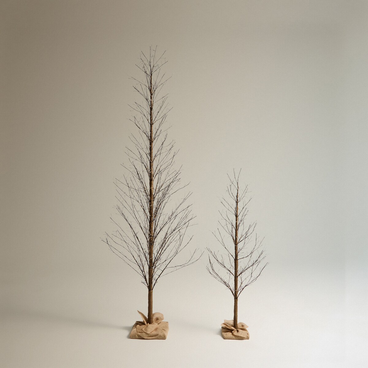 Árvore de Natal Contemporânea com Luzes LED Volda Castanho-5