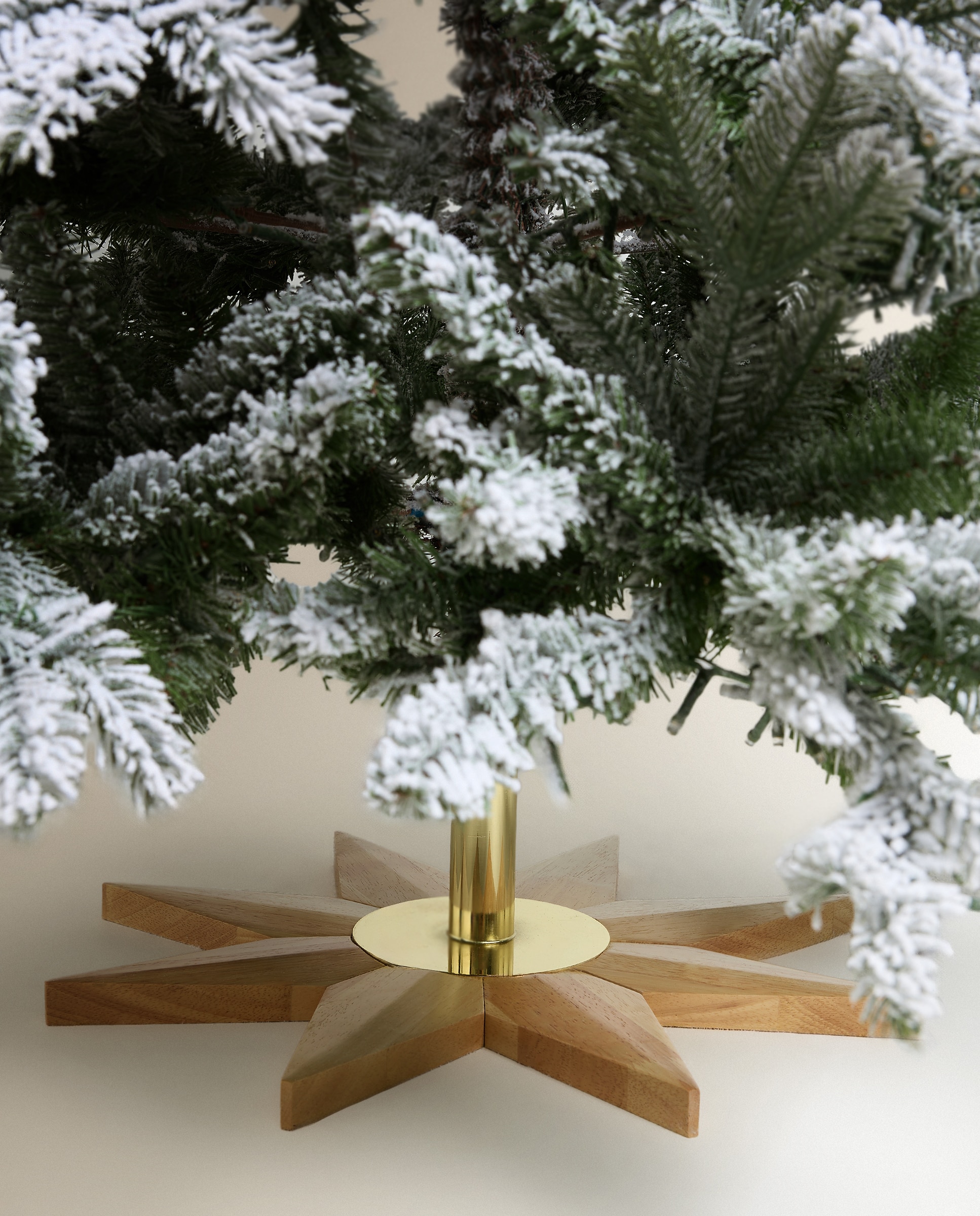 Árvore de Natal Nevada com Luzes LED e Base de Madeira Vail Branco-5