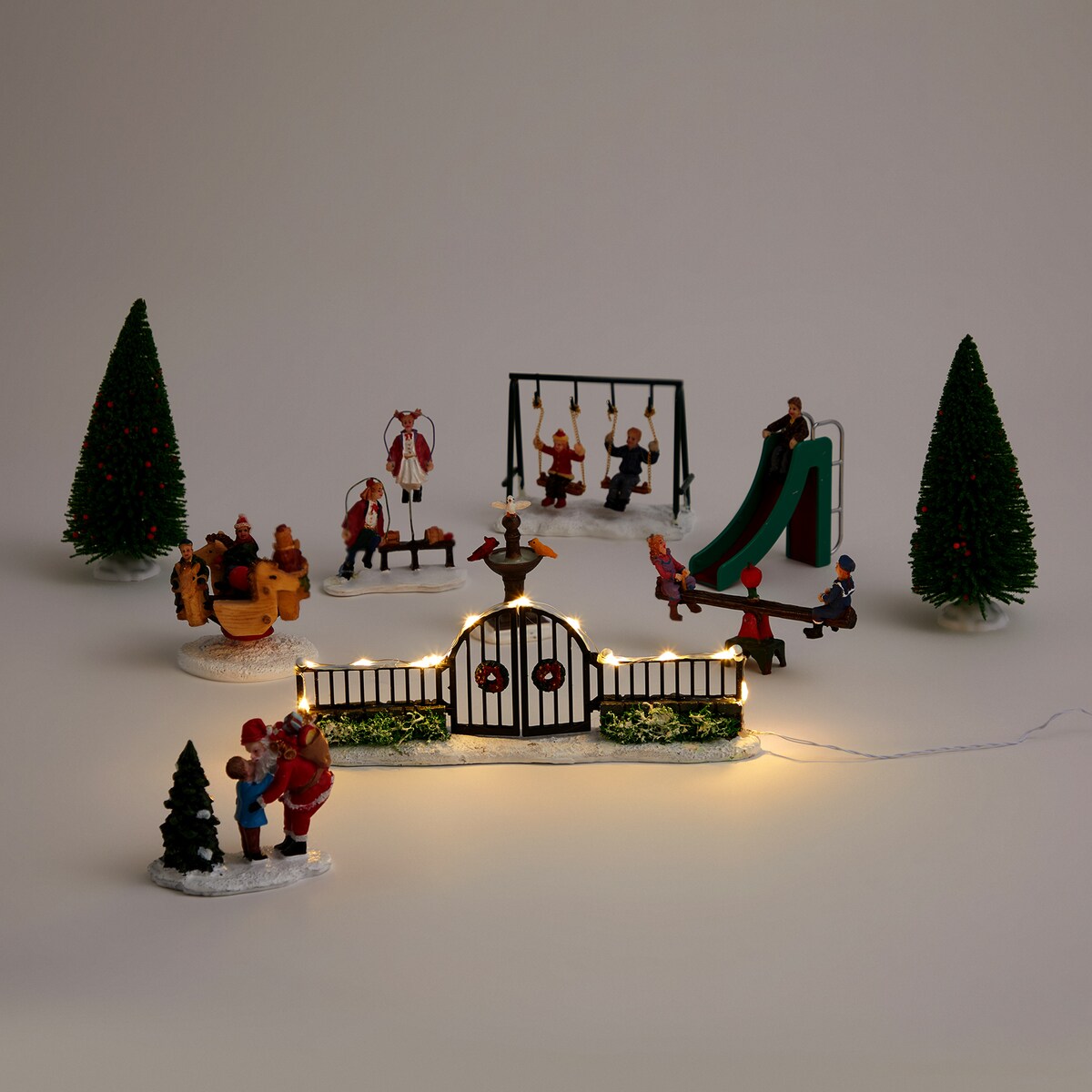 Set Parque Infantil con 12 luces LED Belén Americano Navidad El Corte Inglés Multicolor-1