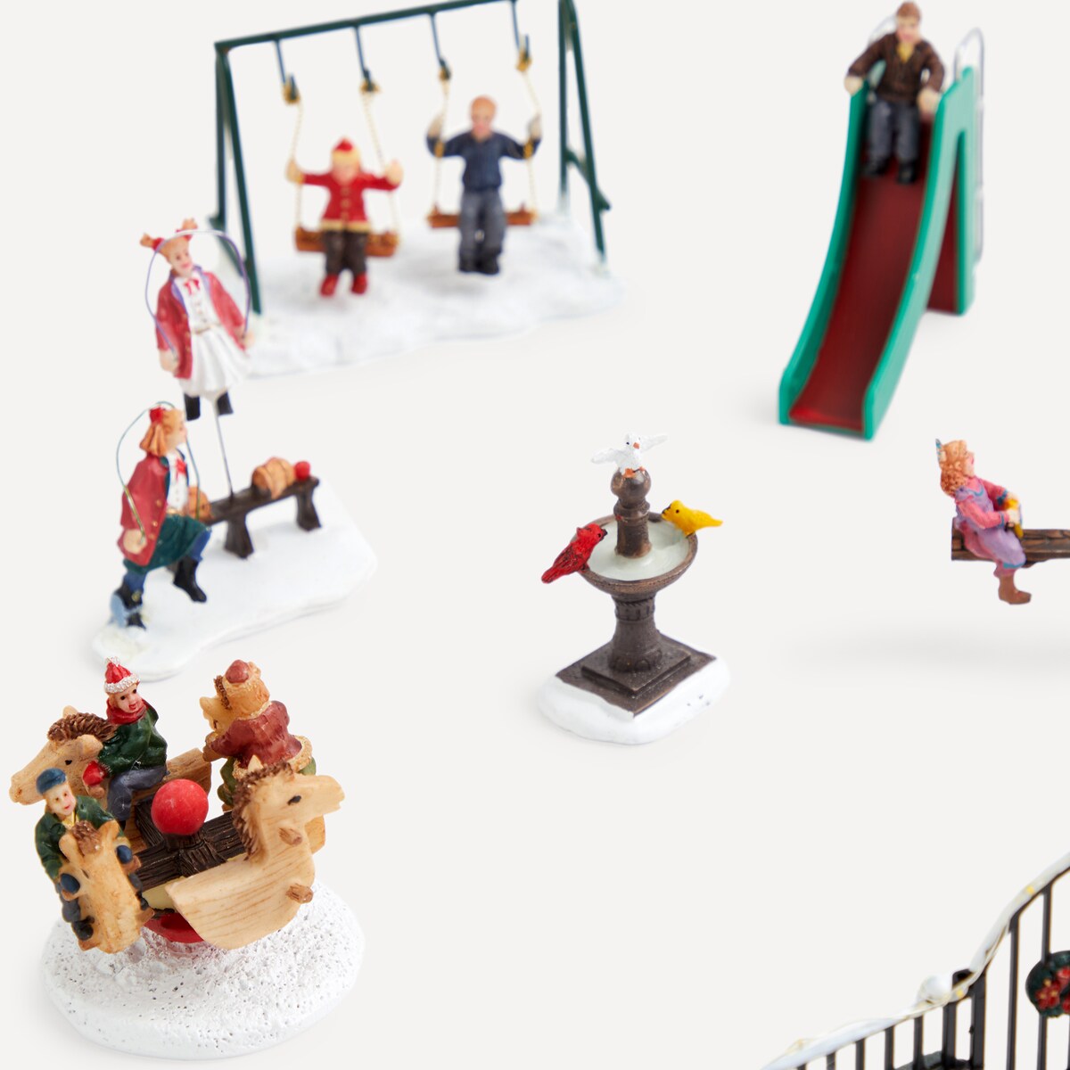 Set Parque Infantil con 12 luces LED Belén Americano Navidad El Corte Inglés Multicolor-3