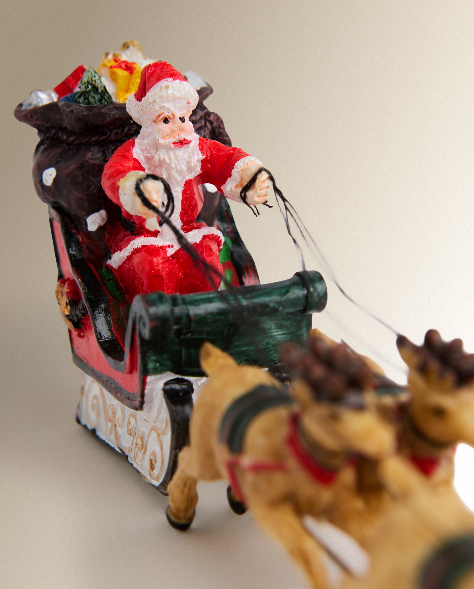 Papá Noel en trineo Pueblo Navideño en miniatura Navidad 2