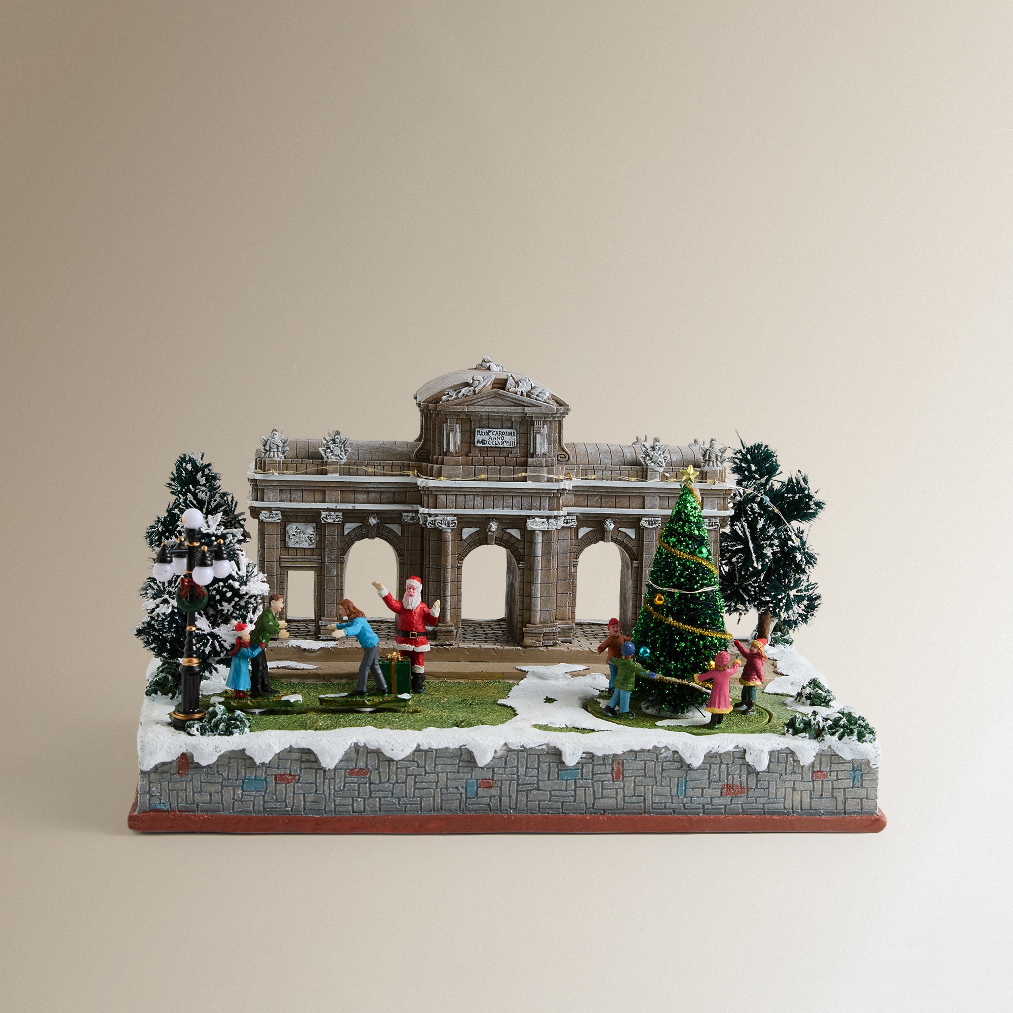 Puerta de Alcalá Madrid com 44 Luzes LED Aldeia Natalícia em Miniatura Multicolor-2