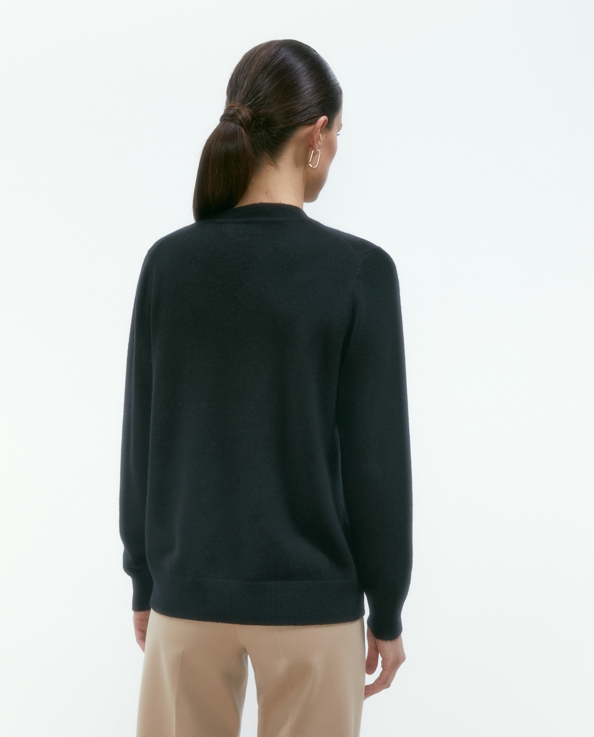 Camisola de Malha 100% Caxemira com Decote em Bico Preto-3